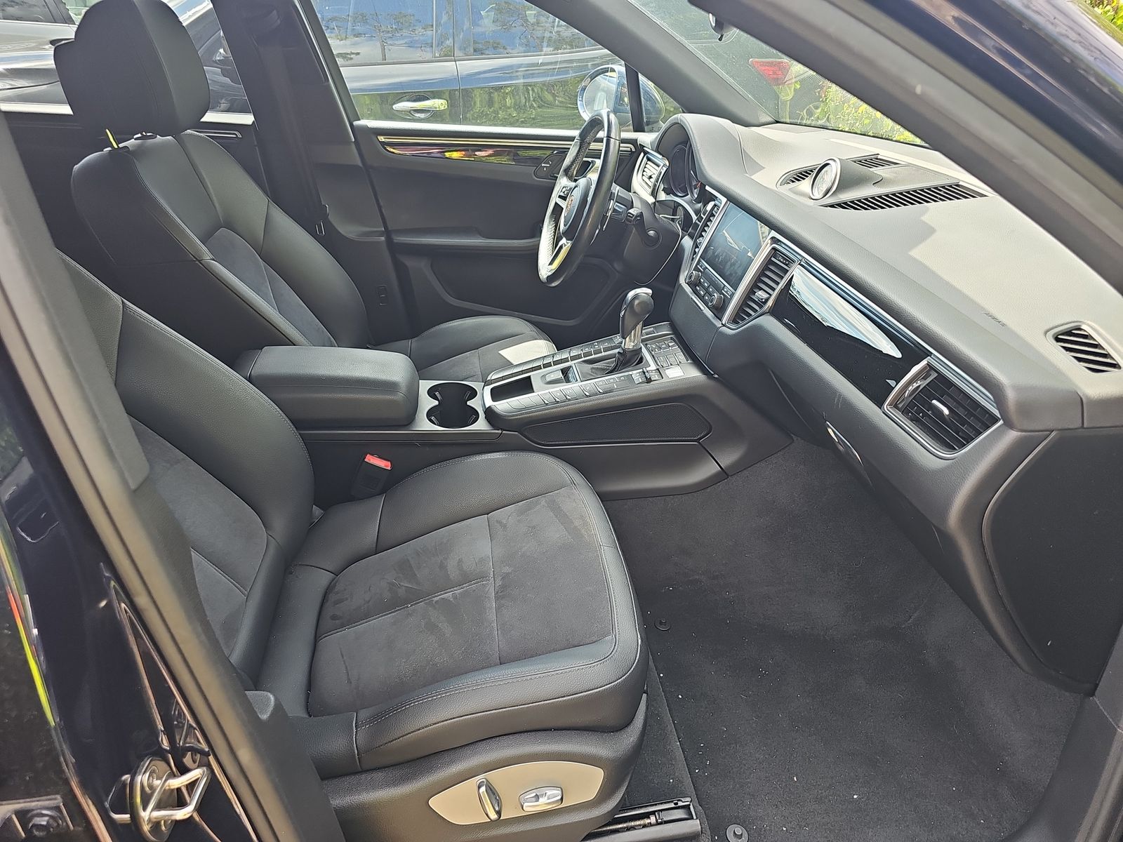 2017 Porsche Macan Base AWD