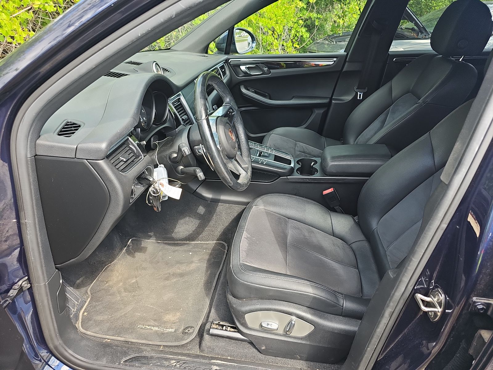 2017 Porsche Macan Base AWD