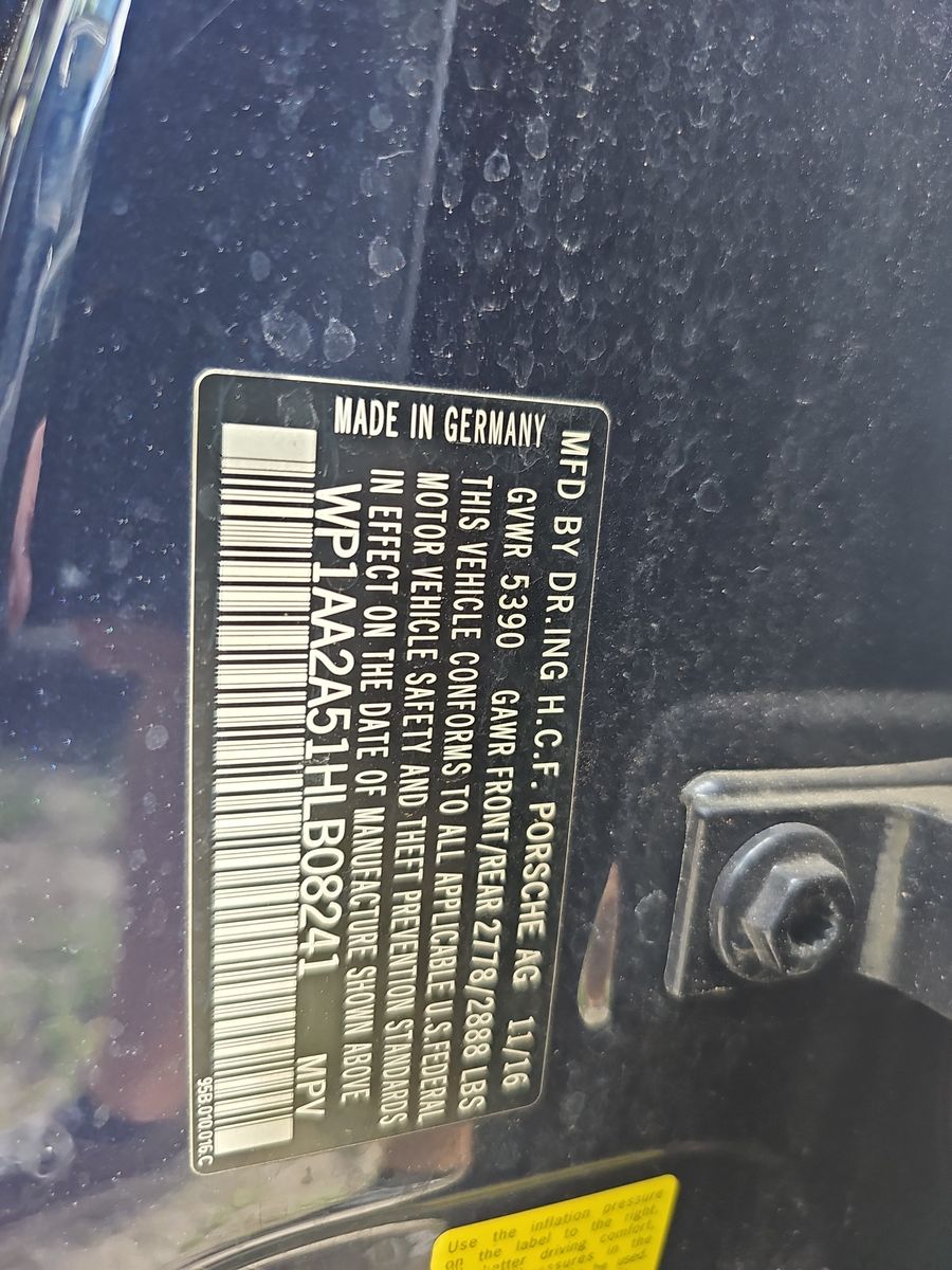 2017 Porsche Macan Base AWD