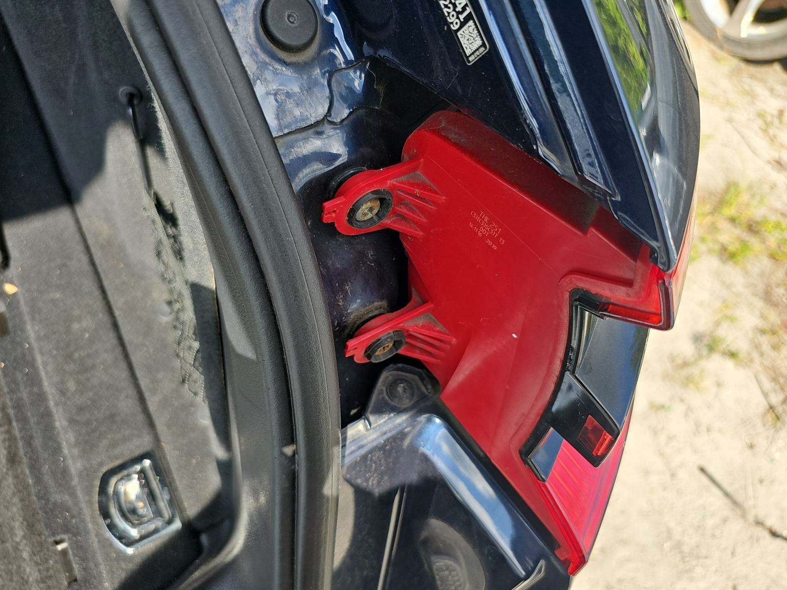 2017 Porsche Macan Base AWD