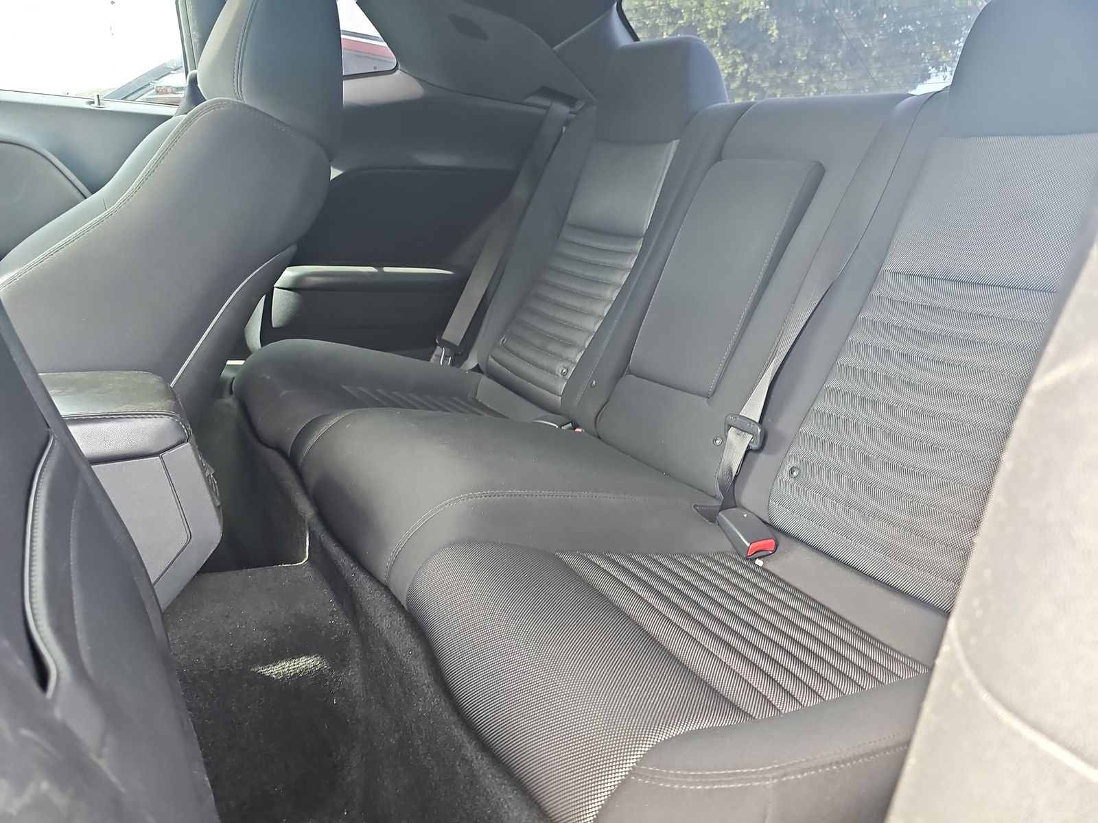 2013 Dodge Challenger SXT RWD