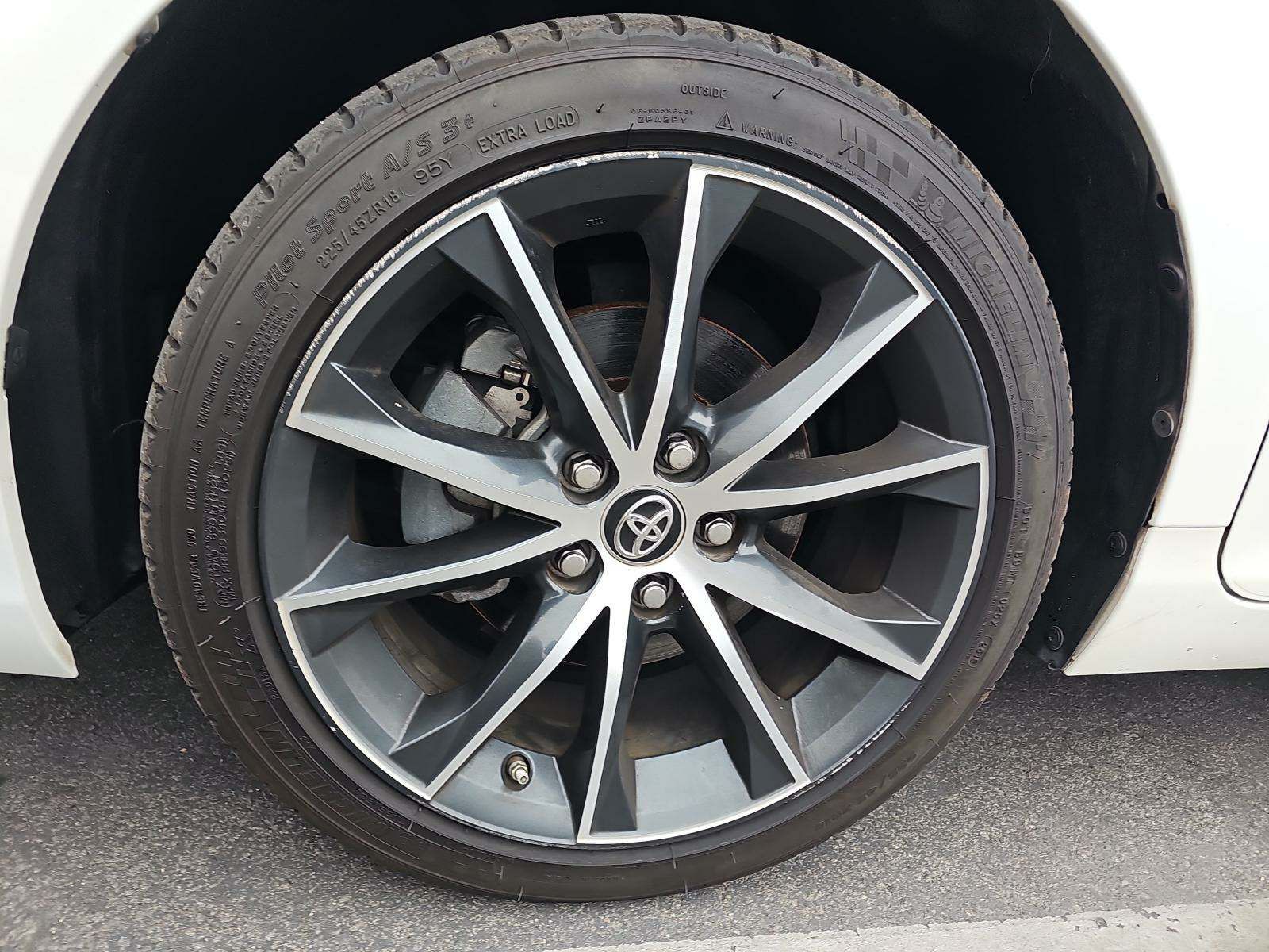 2017 Toyota Camry XSE FWD