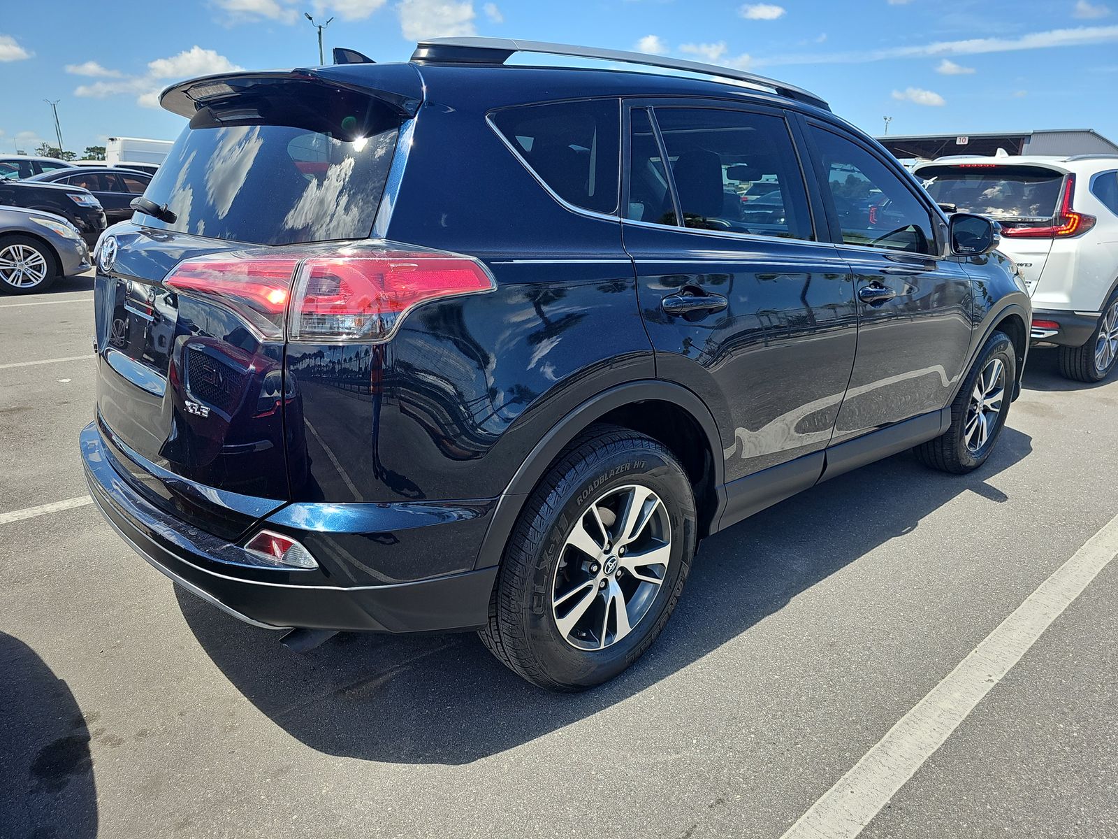 2017 Toyota RAV4 XLE FWD