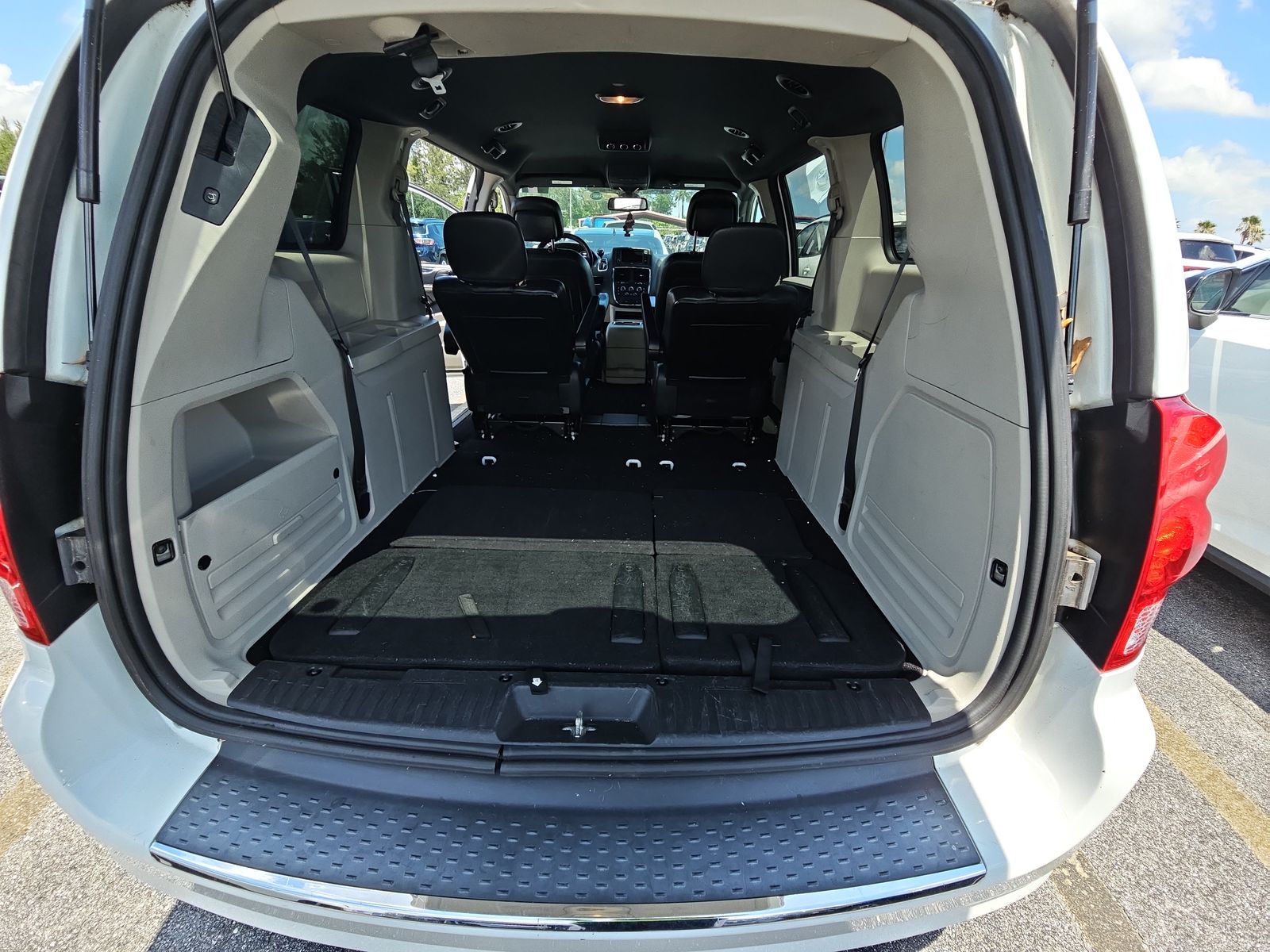 2019 Dodge Grand Caravan SXT FWD