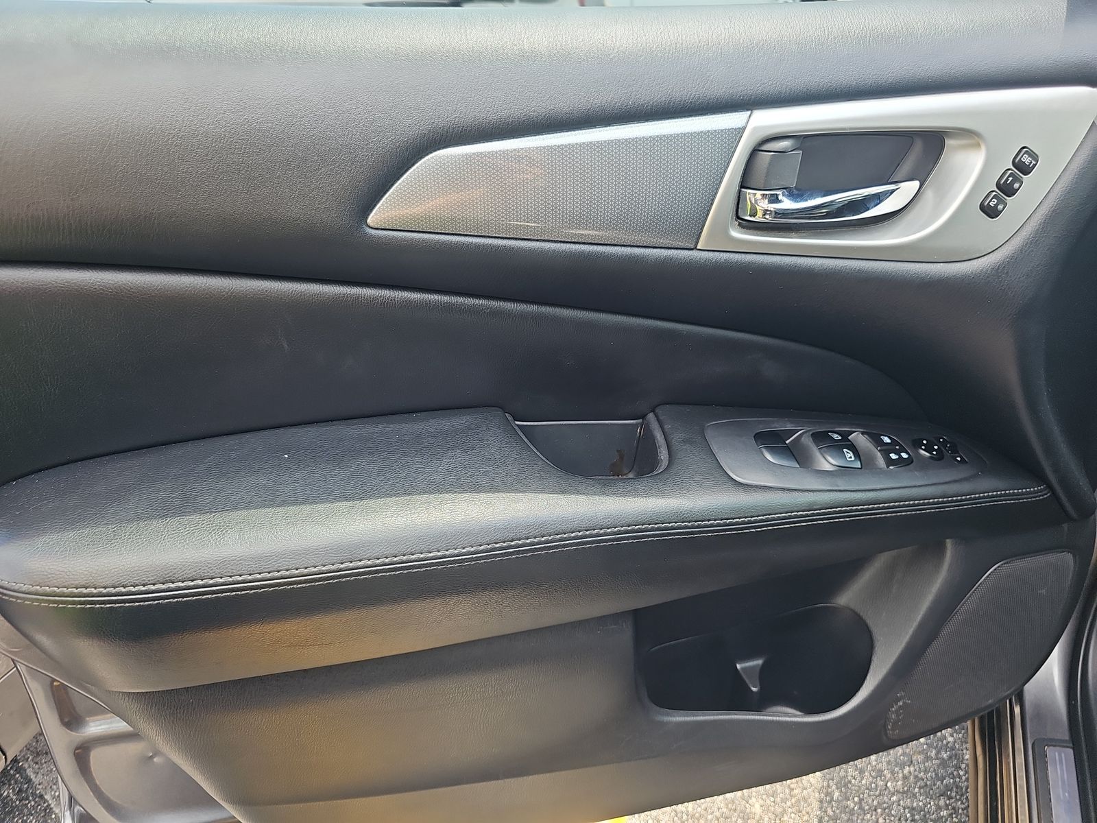2017 Nissan Pathfinder SL FWD