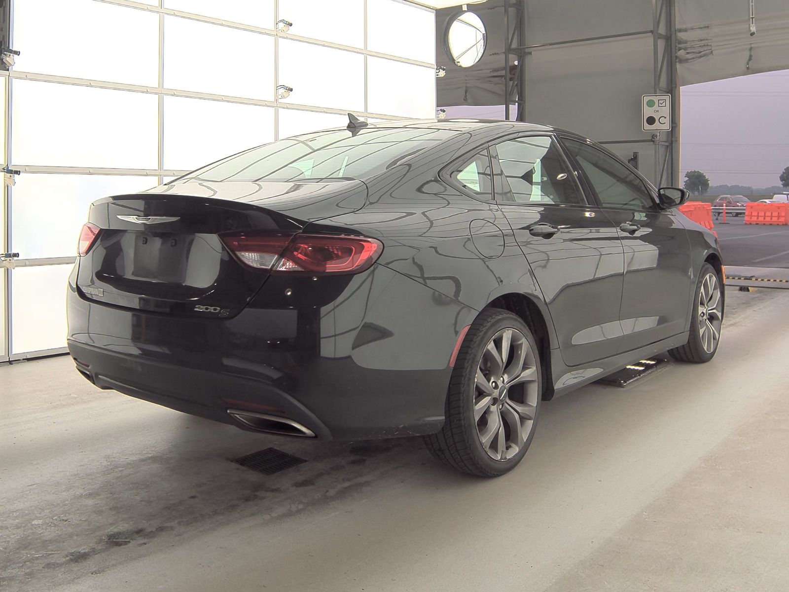 2016 Chrysler 200 S FWD