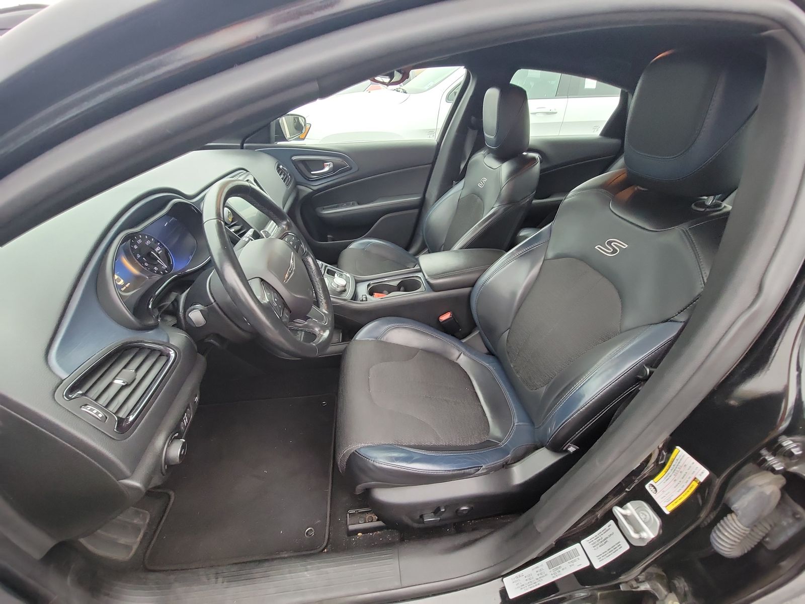 2016 Chrysler 200 S FWD