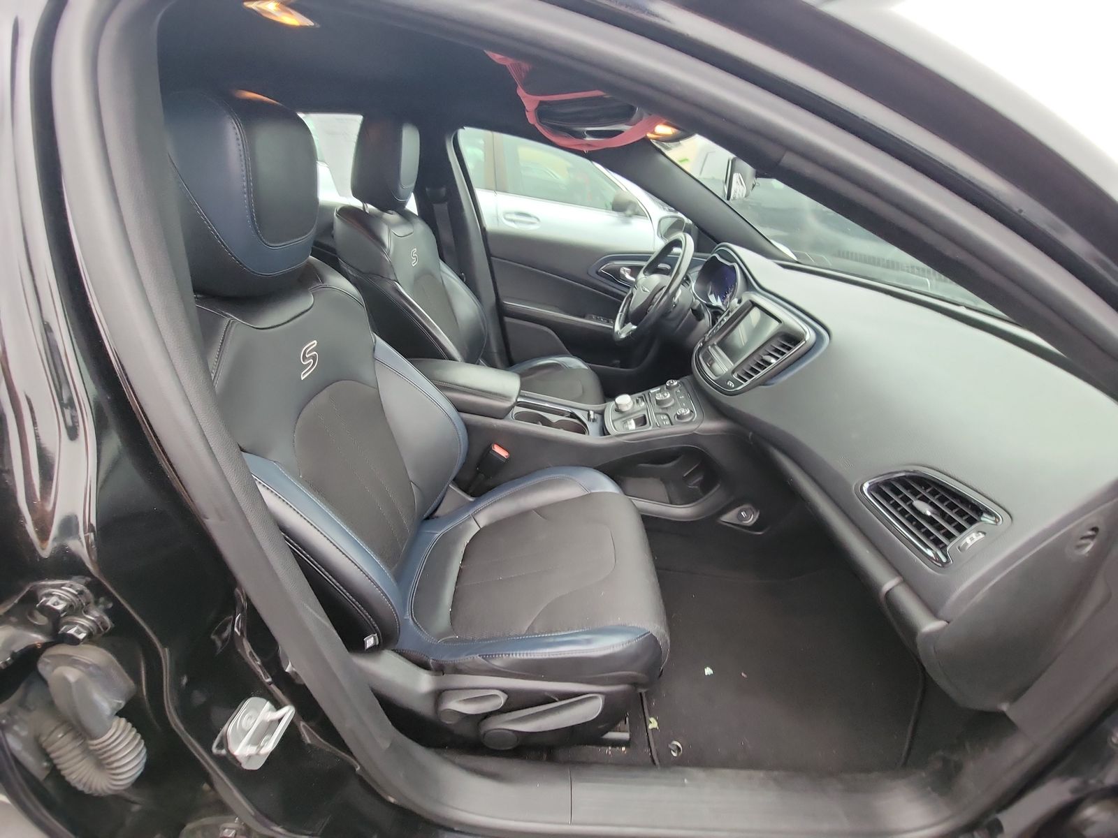 2016 Chrysler 200 S FWD