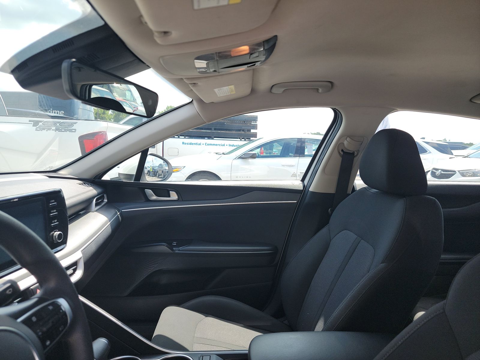2022 Kia K5 LX FWD