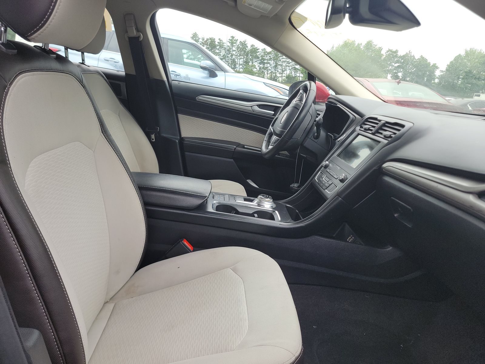 2020 Ford Fusion SE FWD