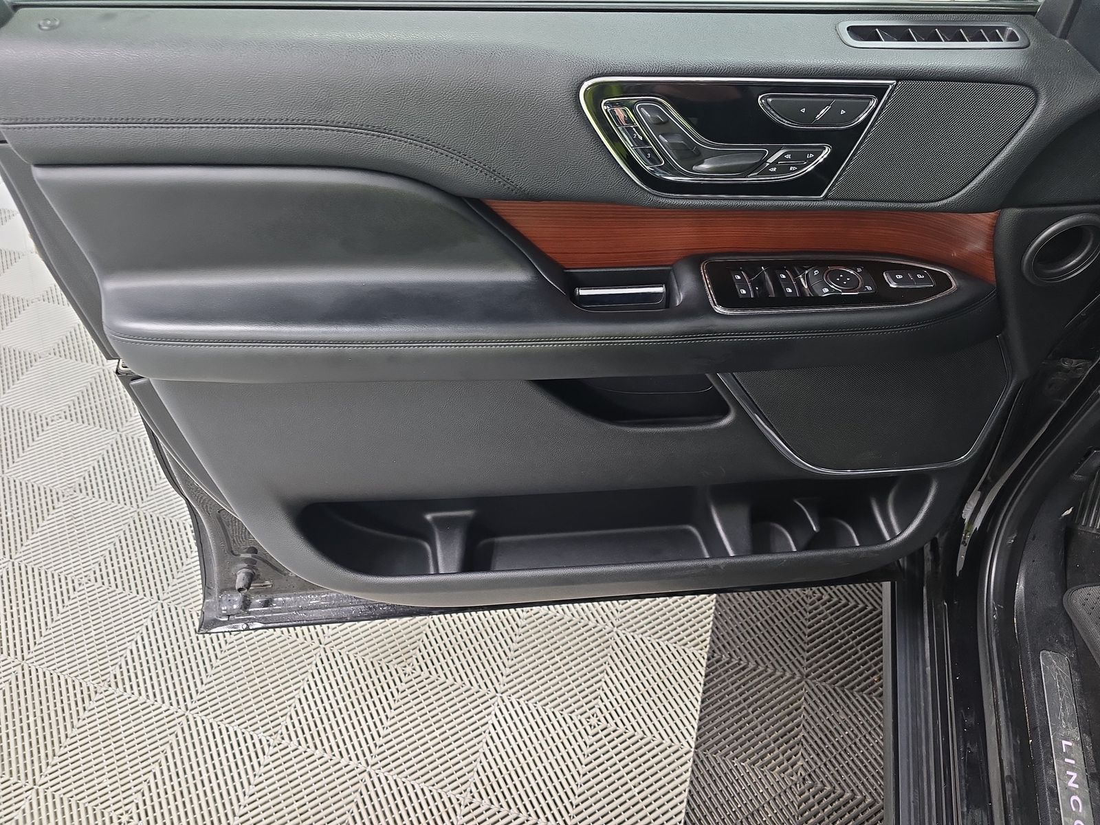 2021 Lincoln Navigator L Reserve RWD