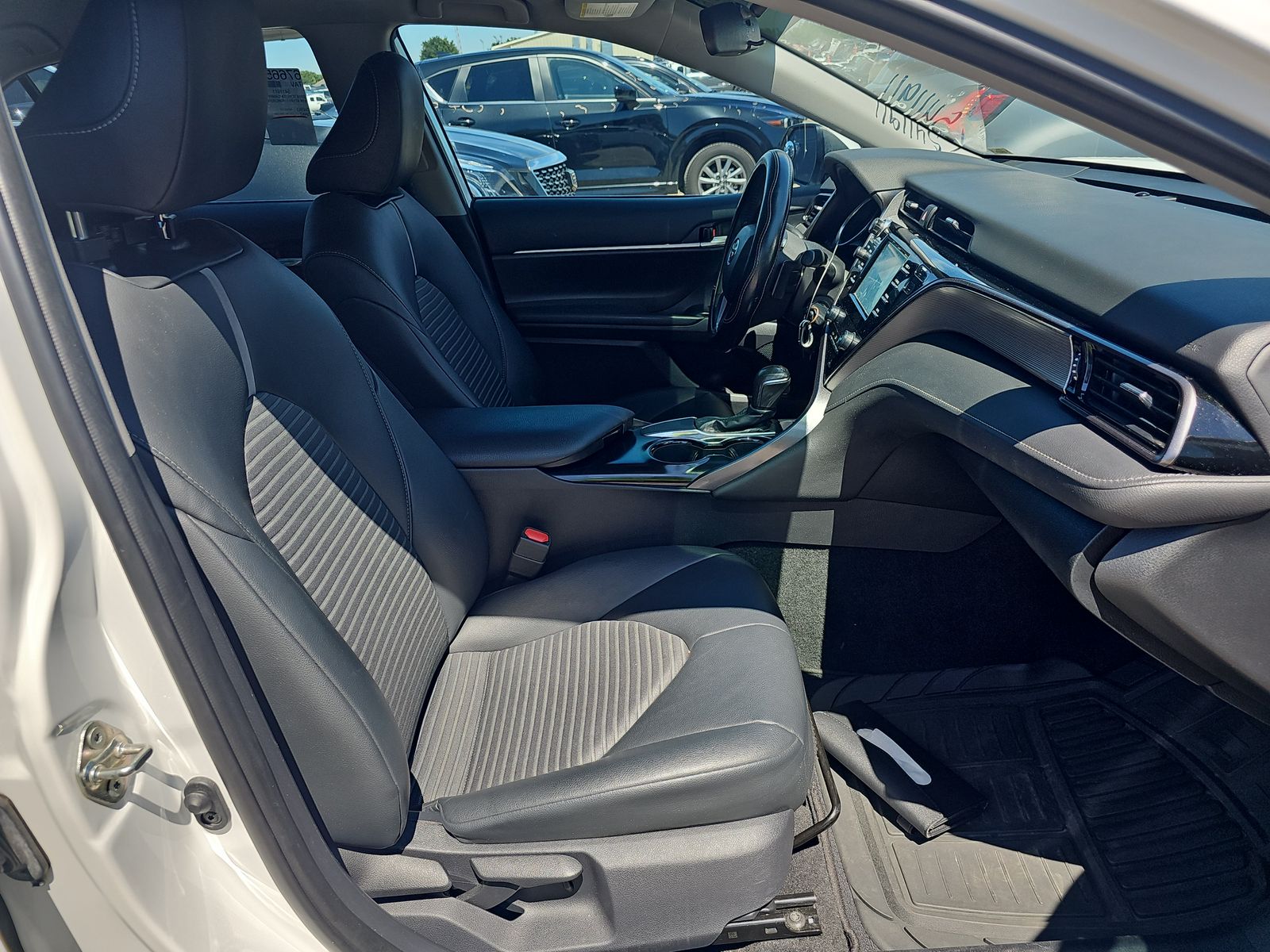 2019 Toyota Camry SE FWD