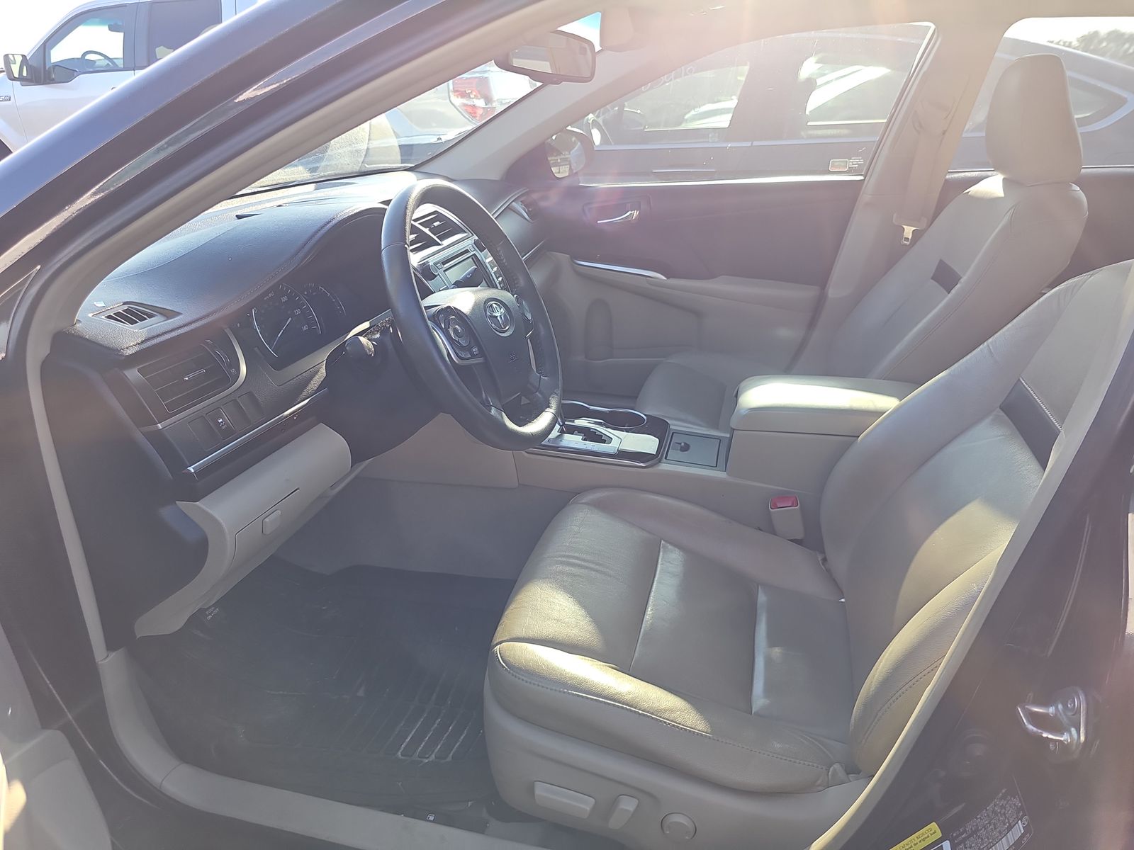 2014 Toyota Camry XLE FWD
