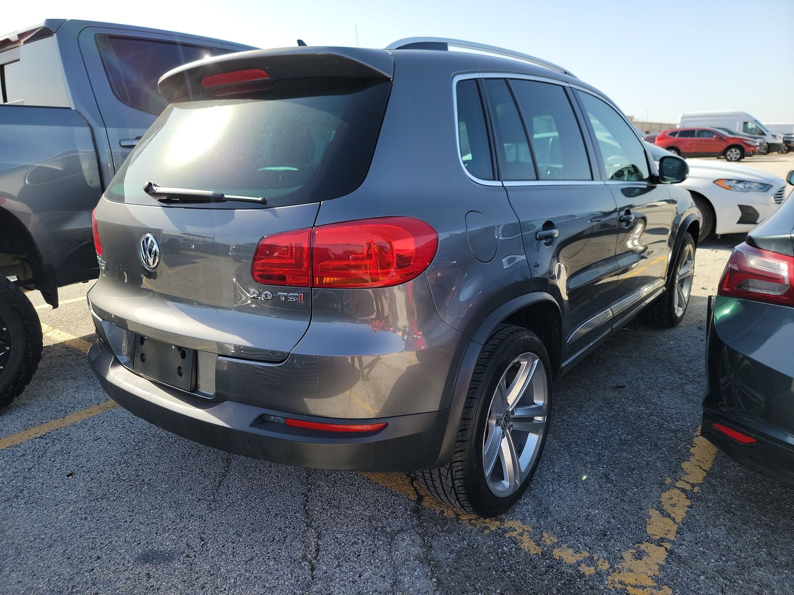 2014 Volkswagen Tiguan 2.0T R-Line FWD