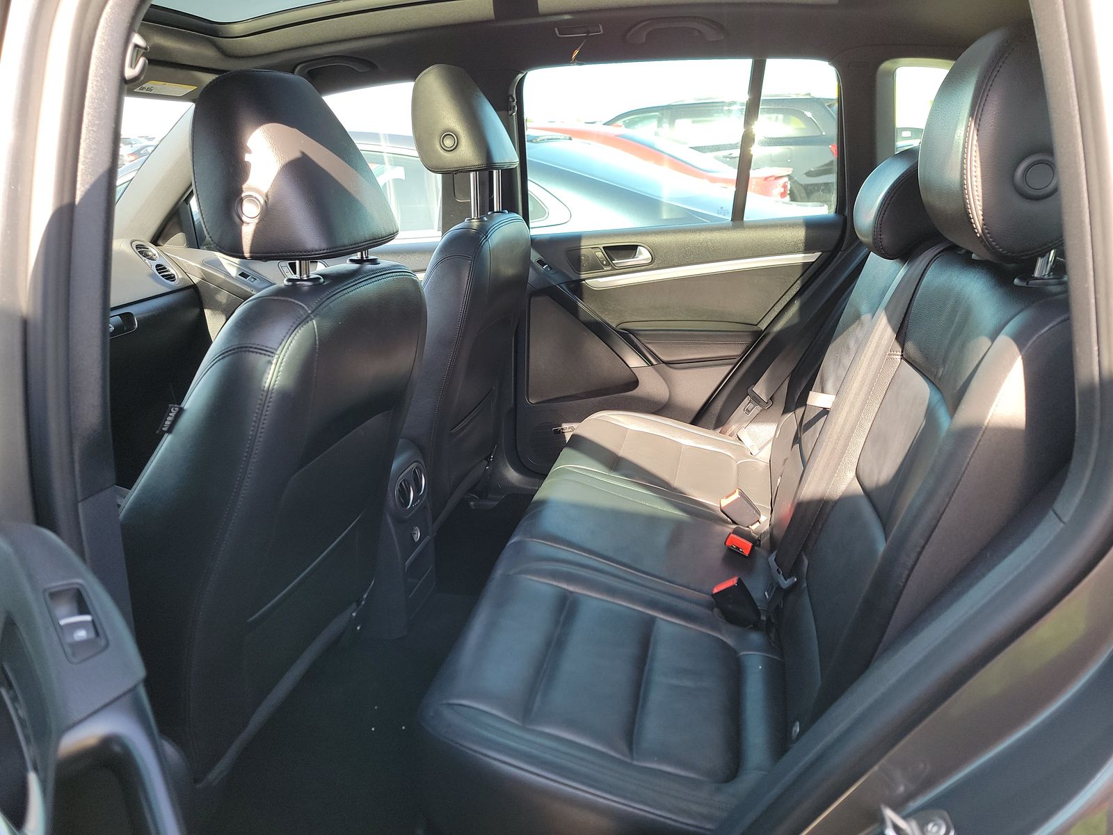 2014 Volkswagen Tiguan 2.0T R-Line FWD