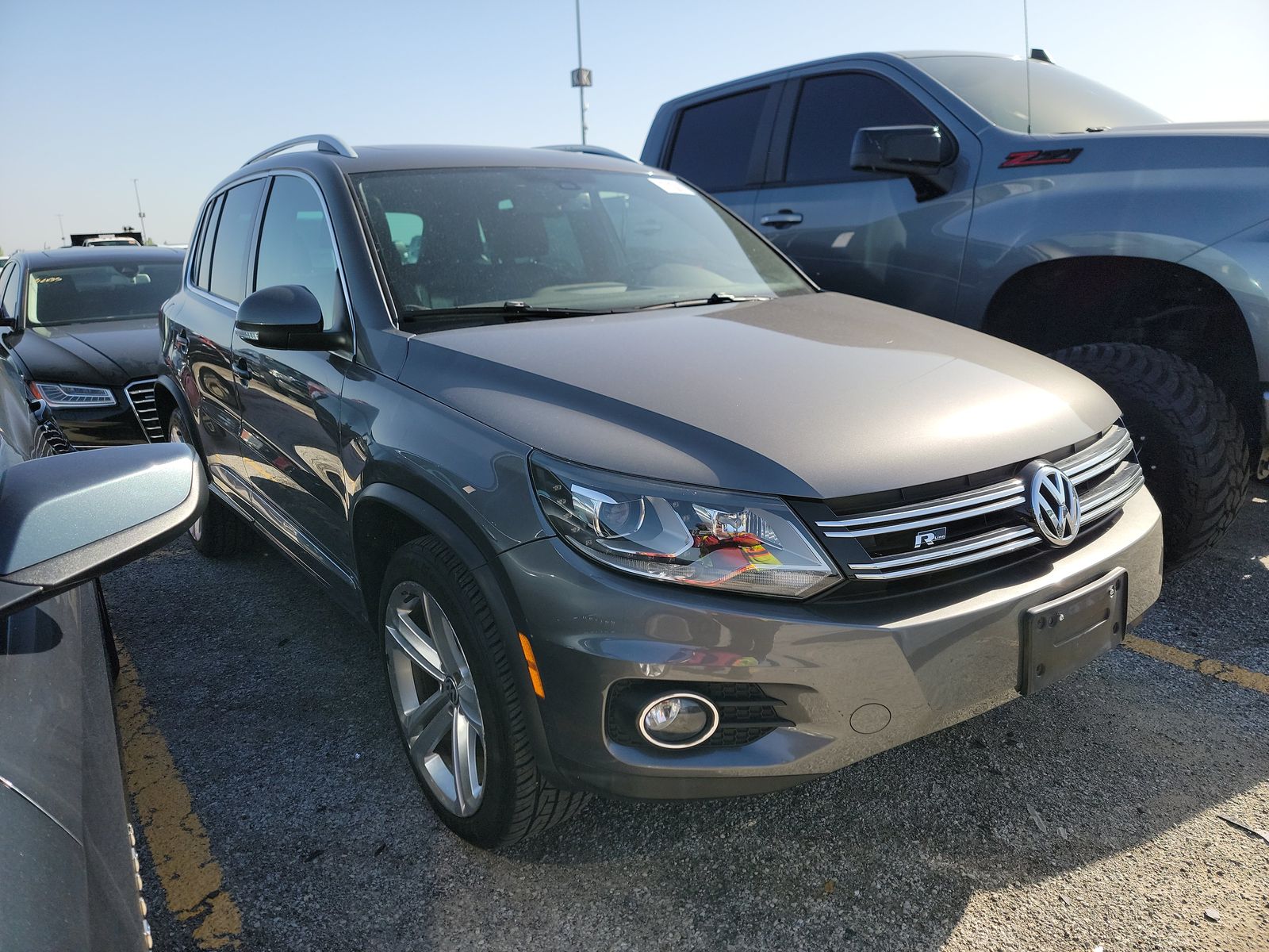 2014 Volkswagen Tiguan 2.0T R-Line FWD