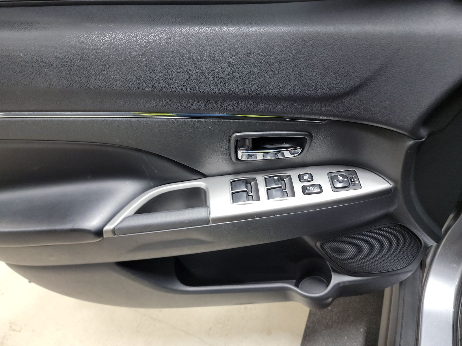 2018 Mitsubishi Outlander Sport SE FWD
