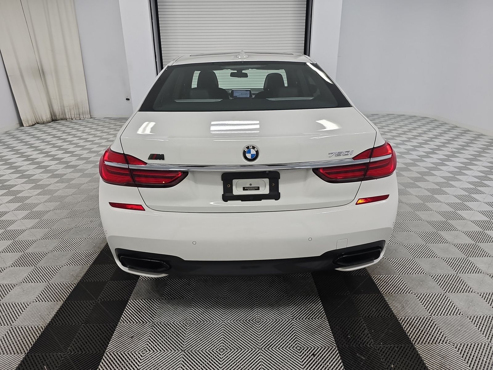 2018 BMW 7 Series 750i RWD