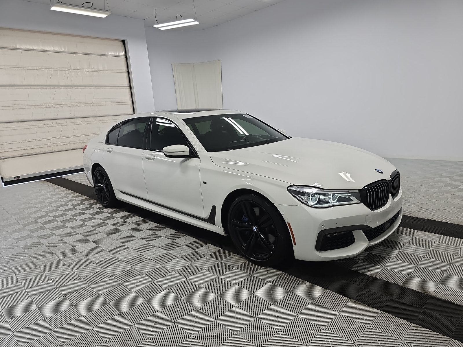 2018 BMW 7 Series 750i RWD