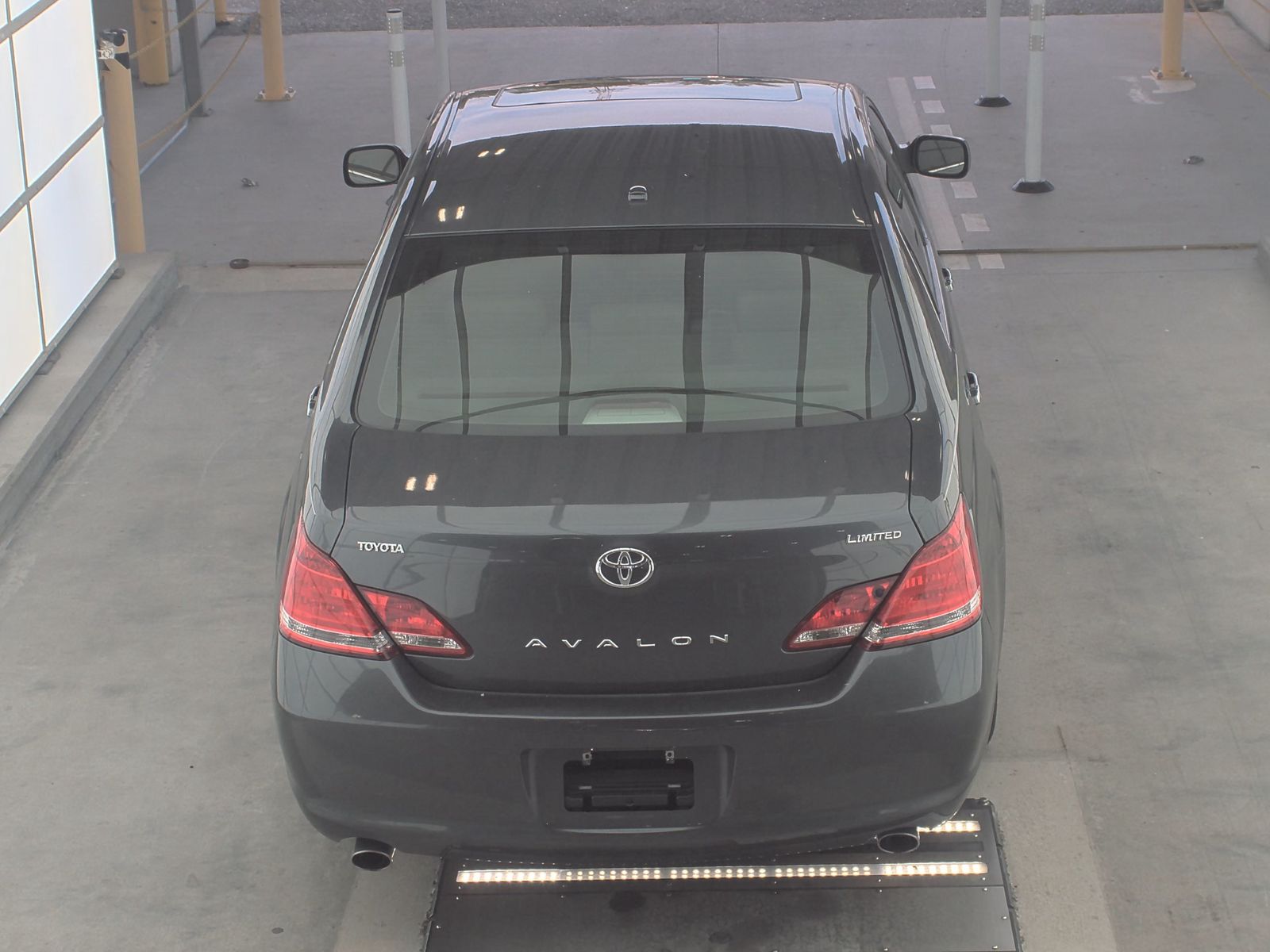 2010 Toyota Avalon Limited FWD