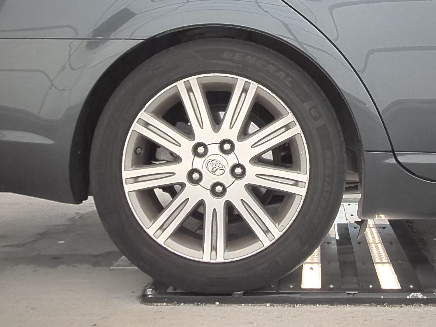 2010 Toyota Avalon Limited FWD