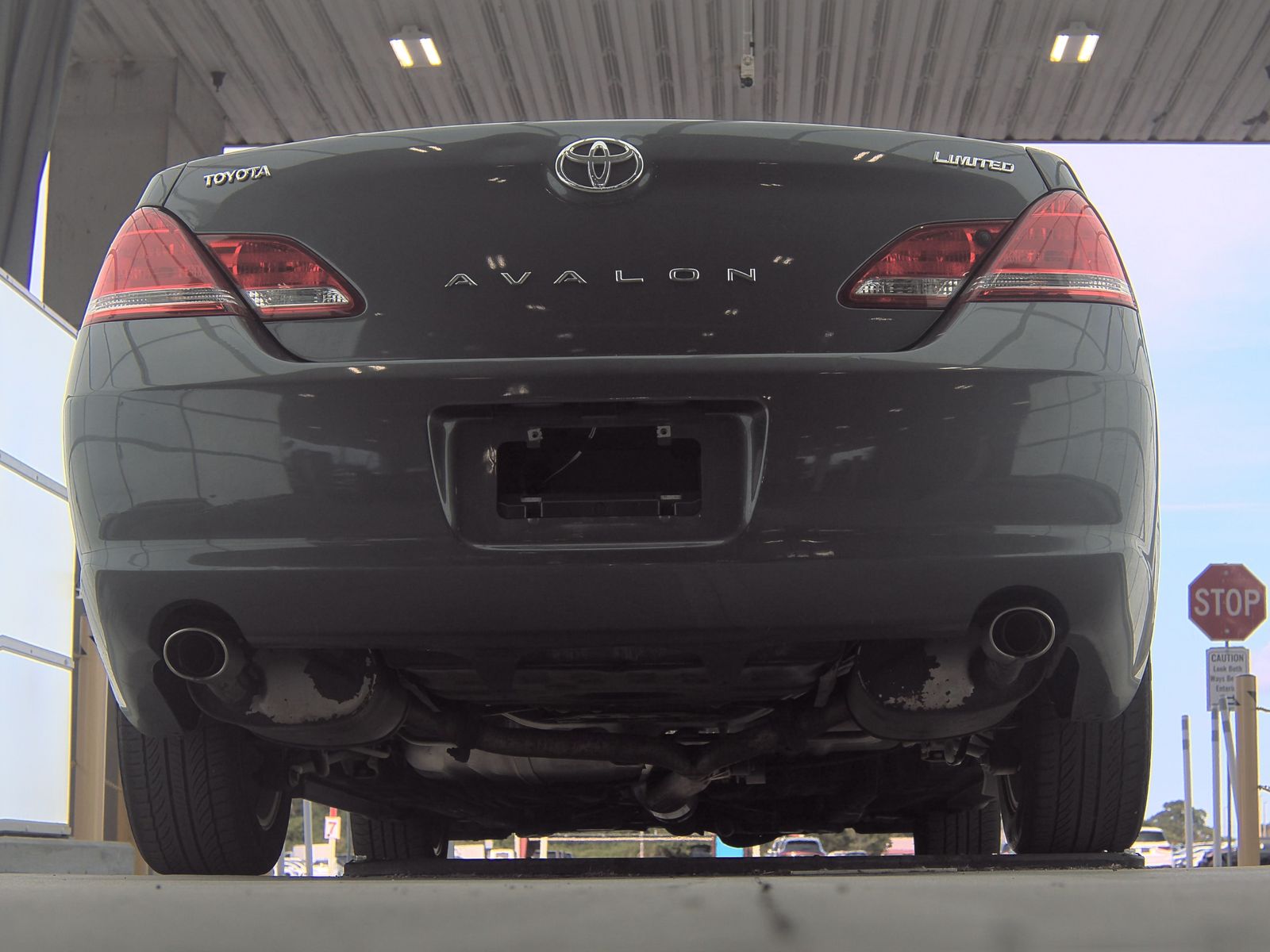 2010 Toyota Avalon Limited FWD