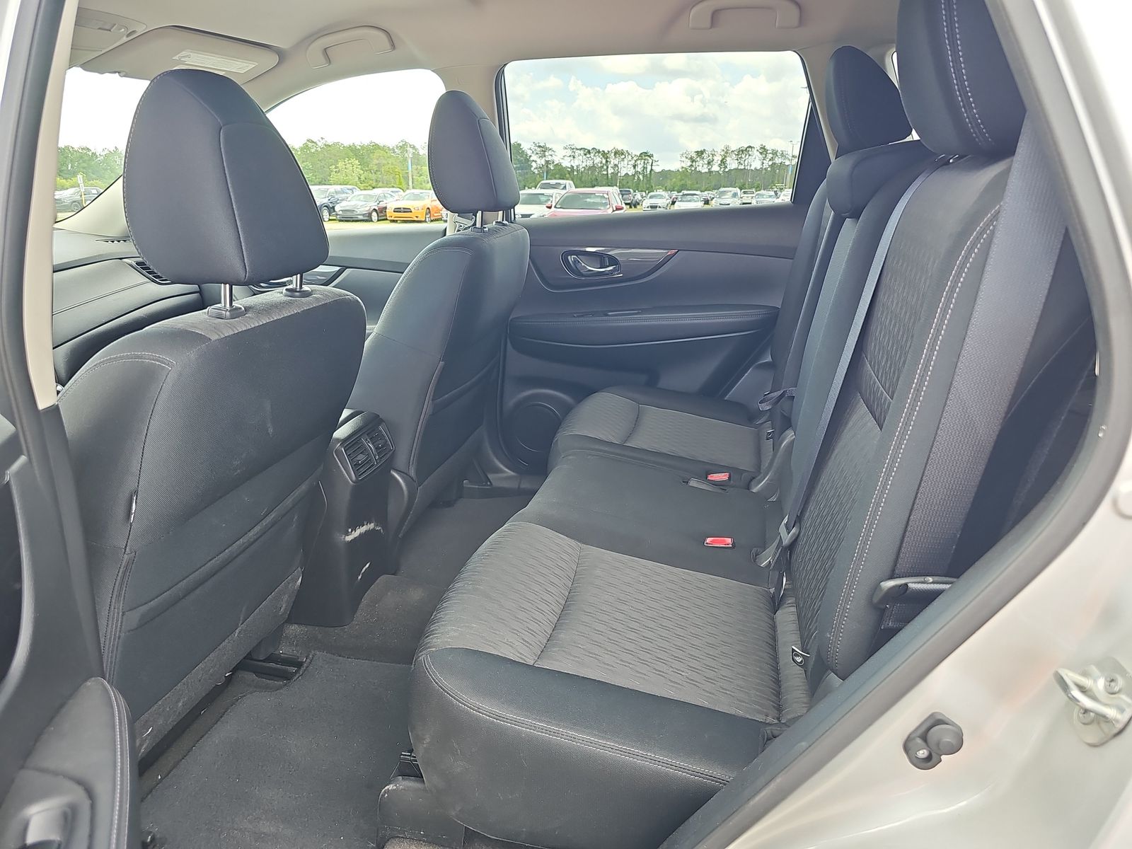 2017 Nissan Rogue SV FWD
