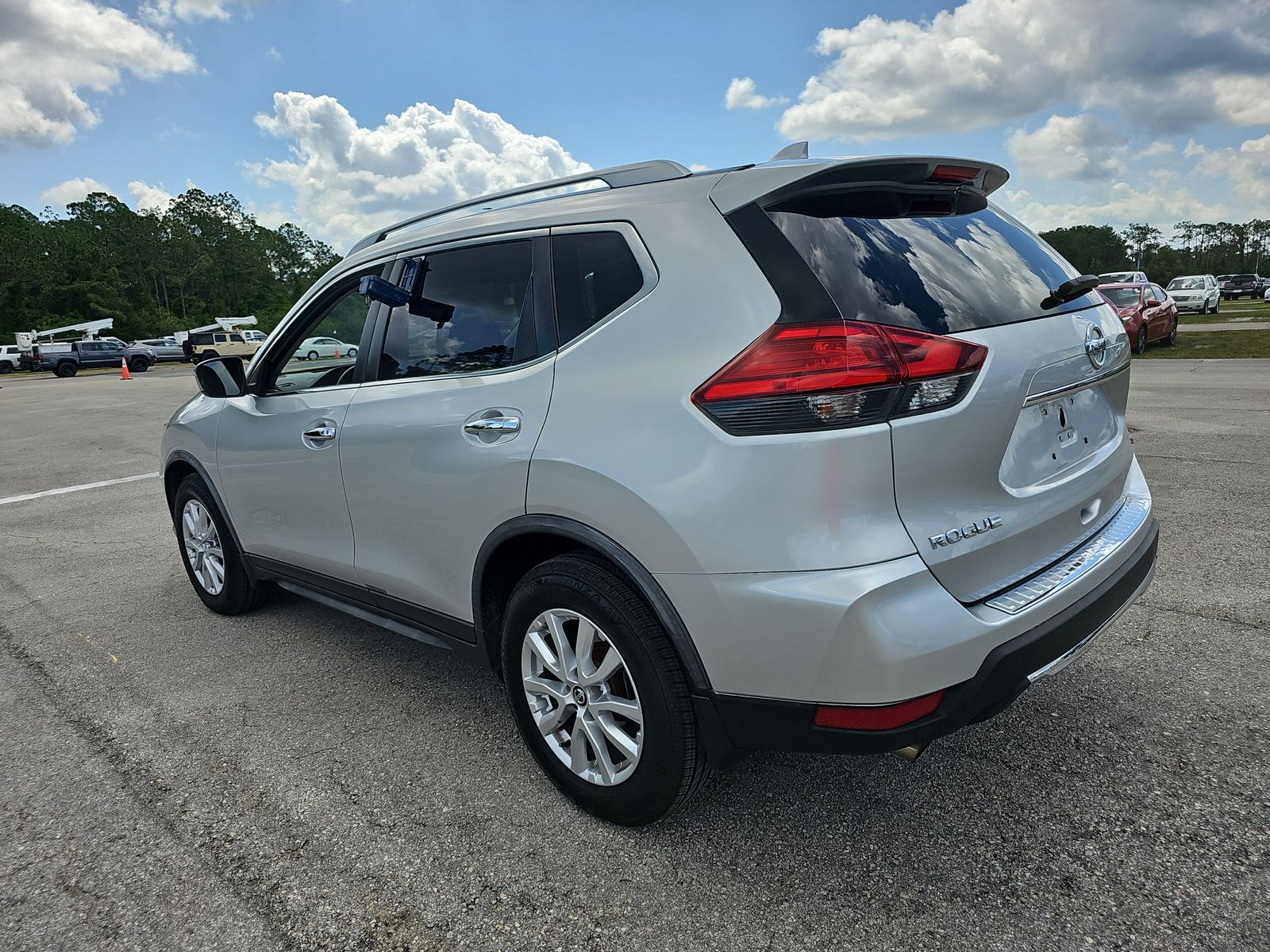 2017 Nissan Rogue SV FWD
