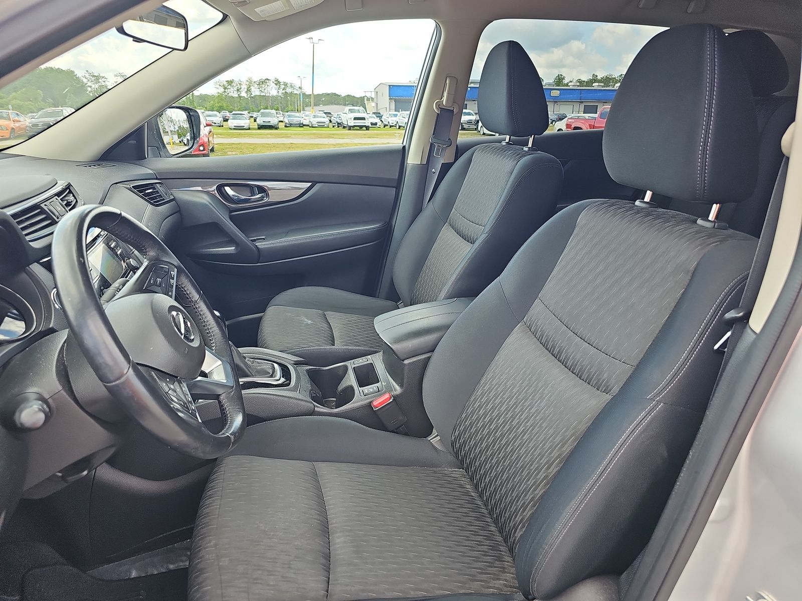 2017 Nissan Rogue SV FWD