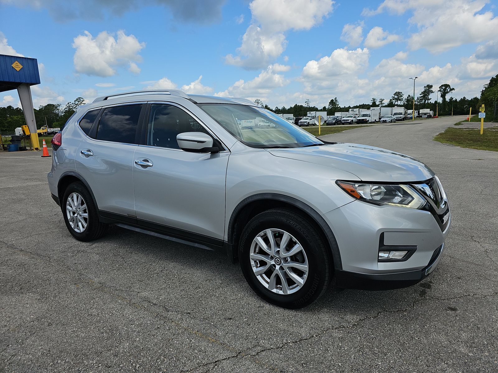 2017 Nissan Rogue SV FWD