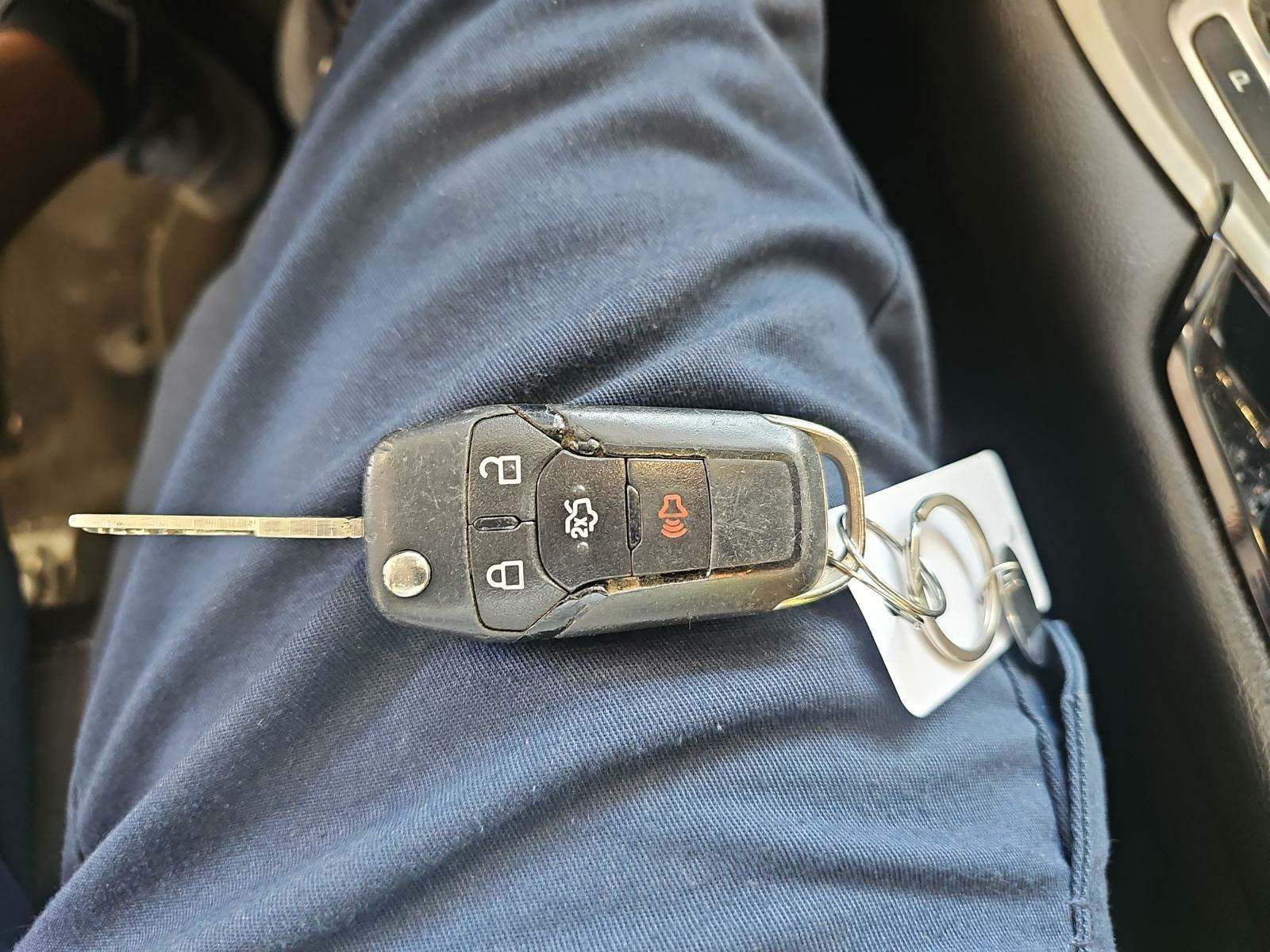 2015 Ford Fusion SE FWD