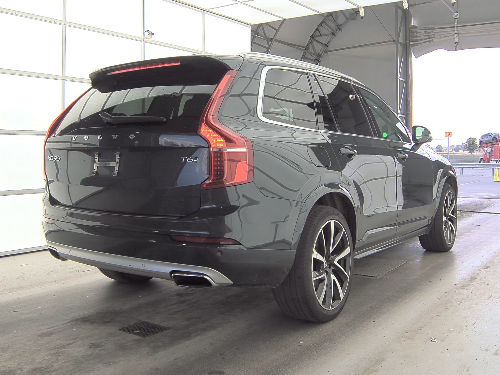 2021 Volvo XC90 T6 Momentum AWD