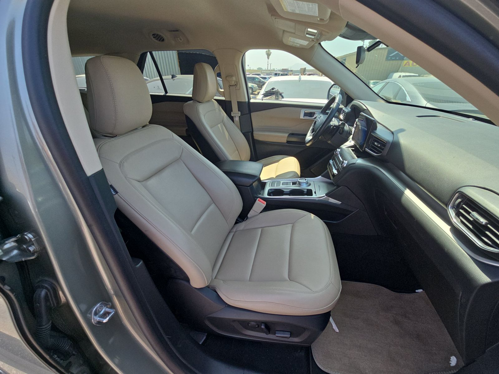 2020 Ford Explorer XLT RWD