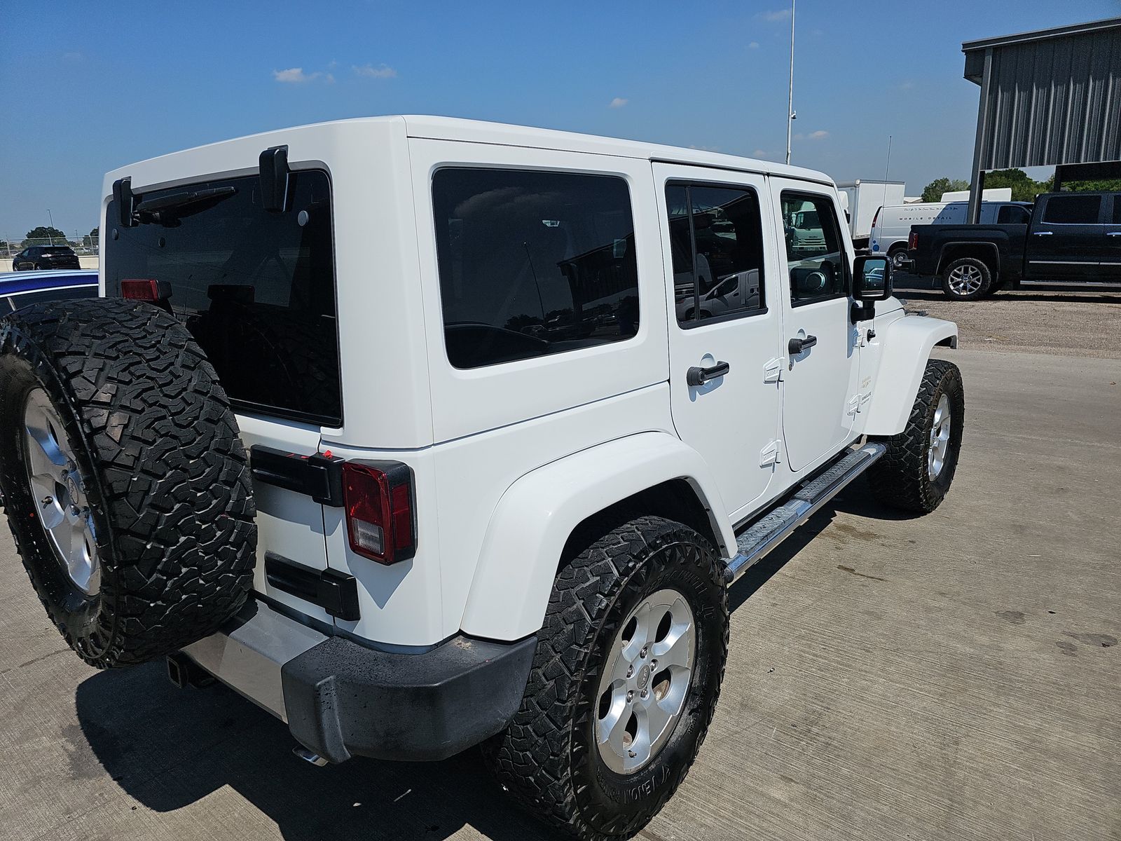 2014 Jeep Wrangler Unlimited Sahara AWD