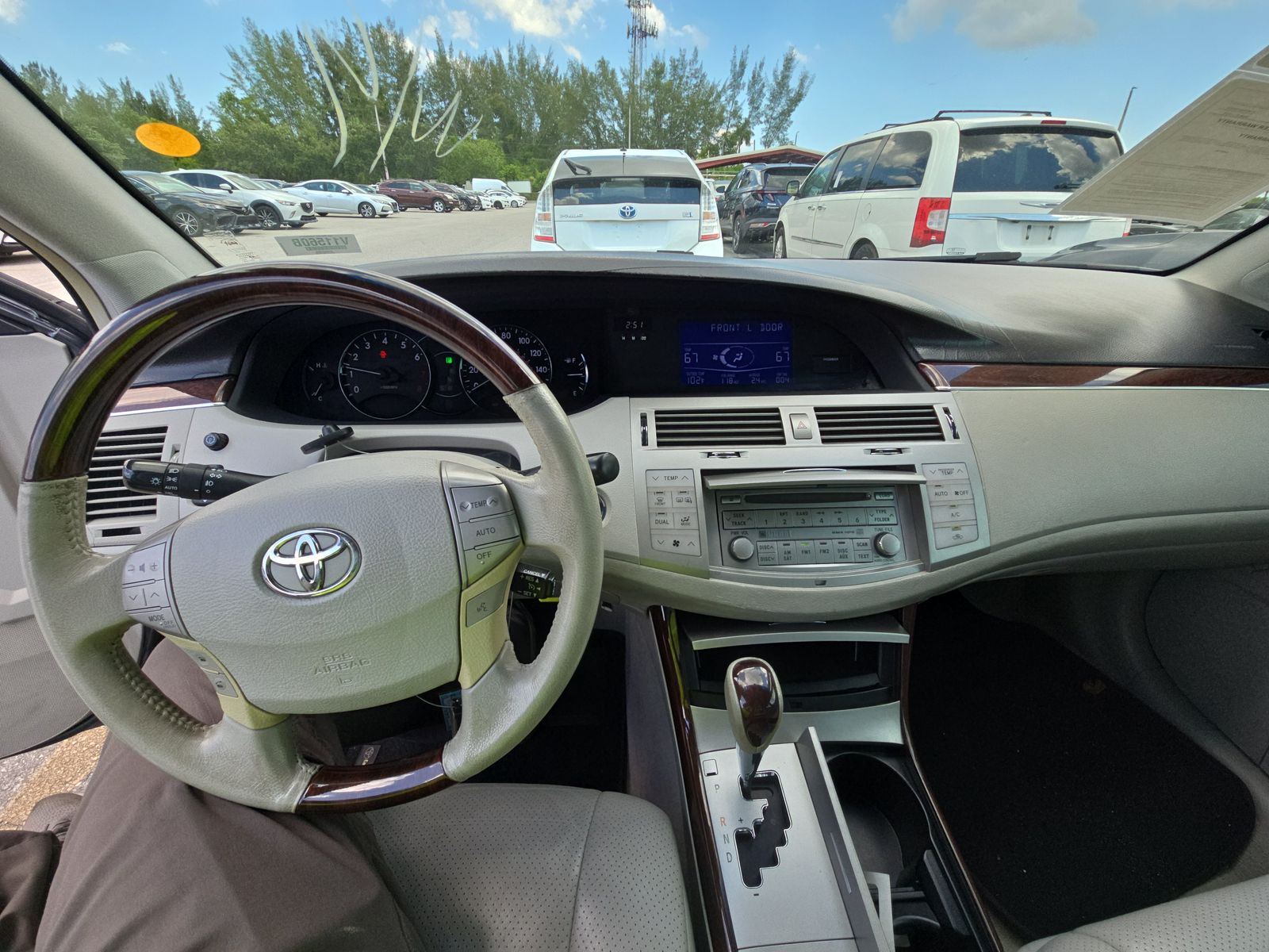 2010 Toyota Avalon Limited FWD