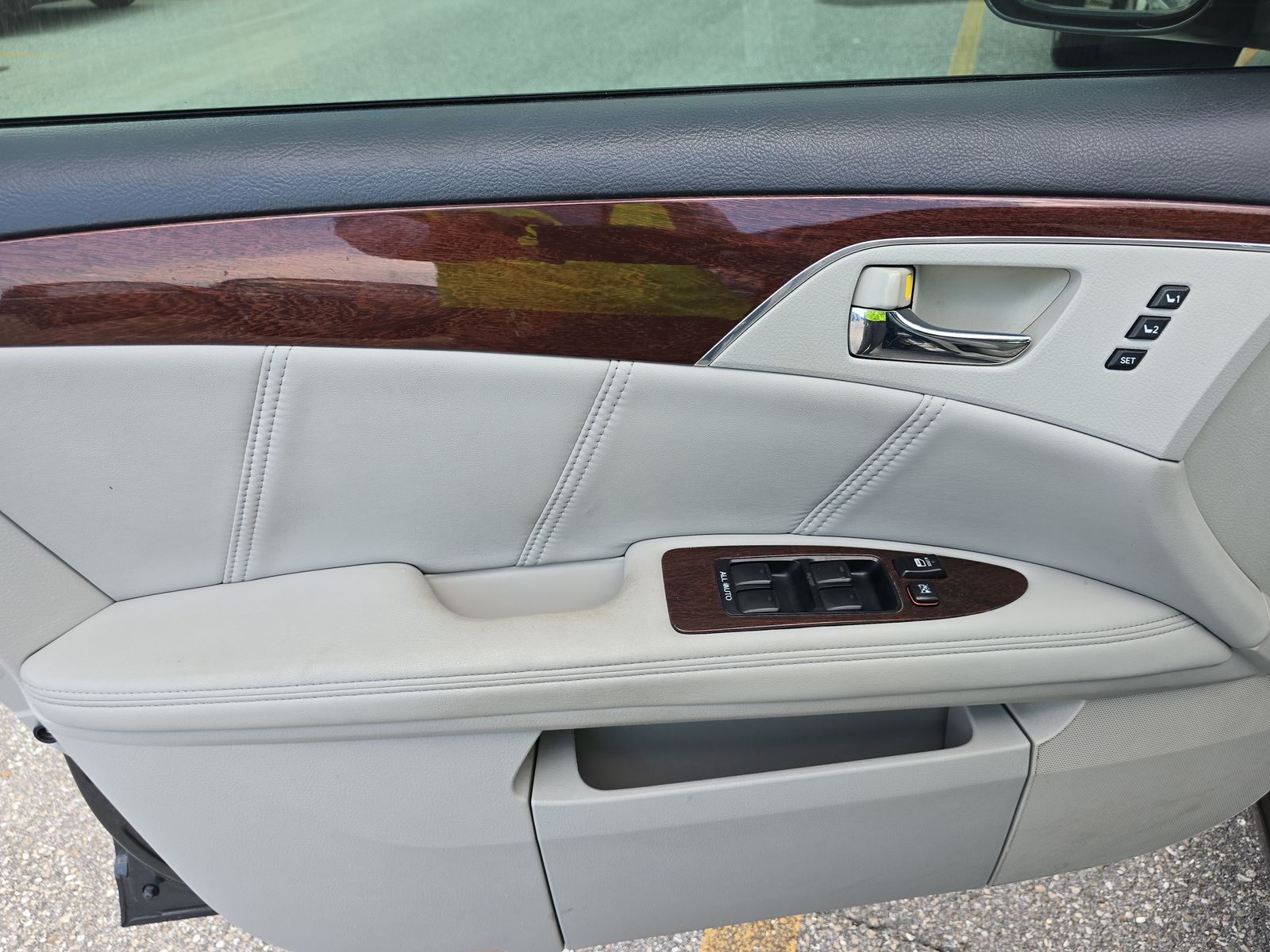 2010 Toyota Avalon Limited FWD