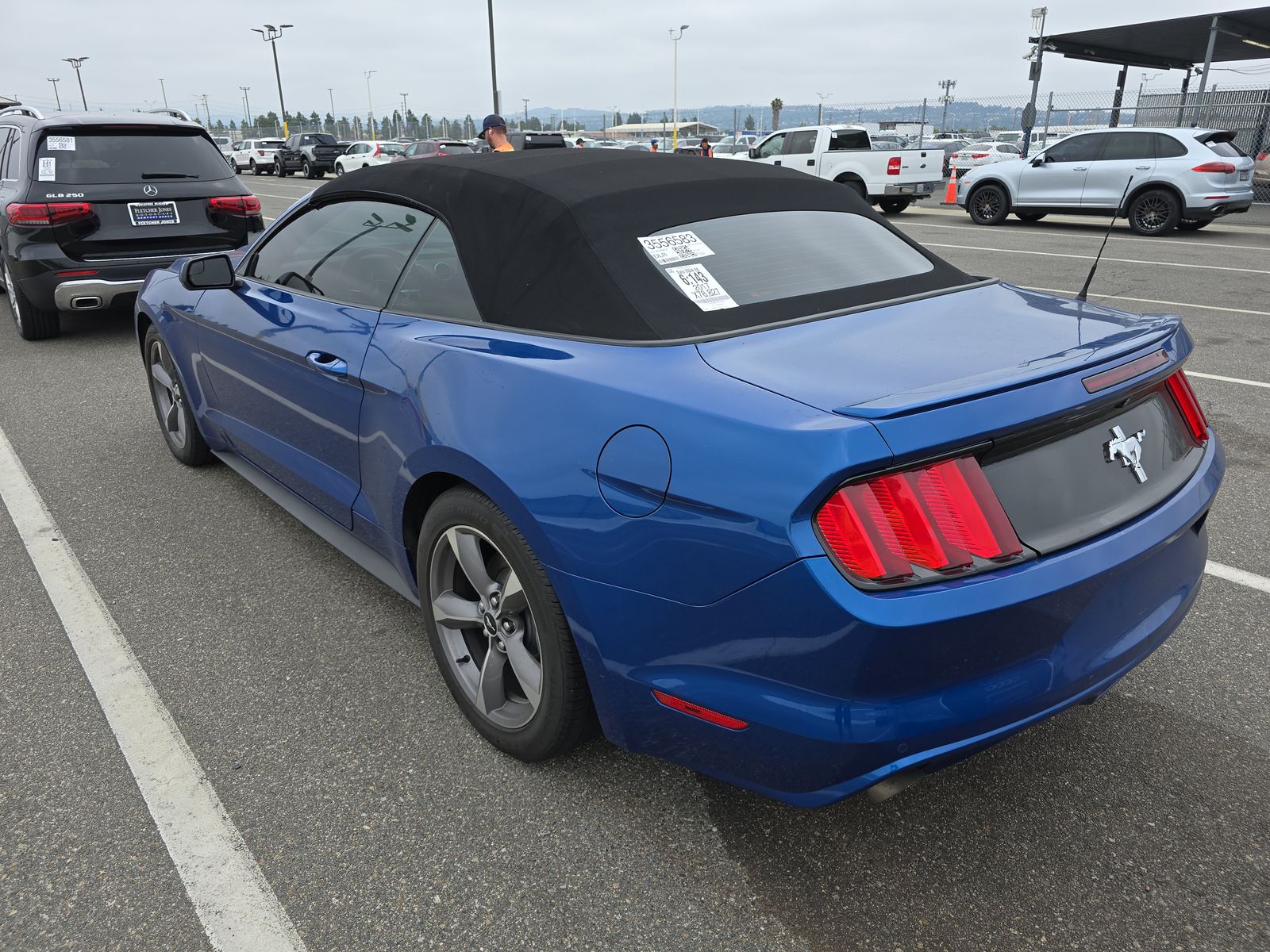 2017 Ford Mustang V6 RWD