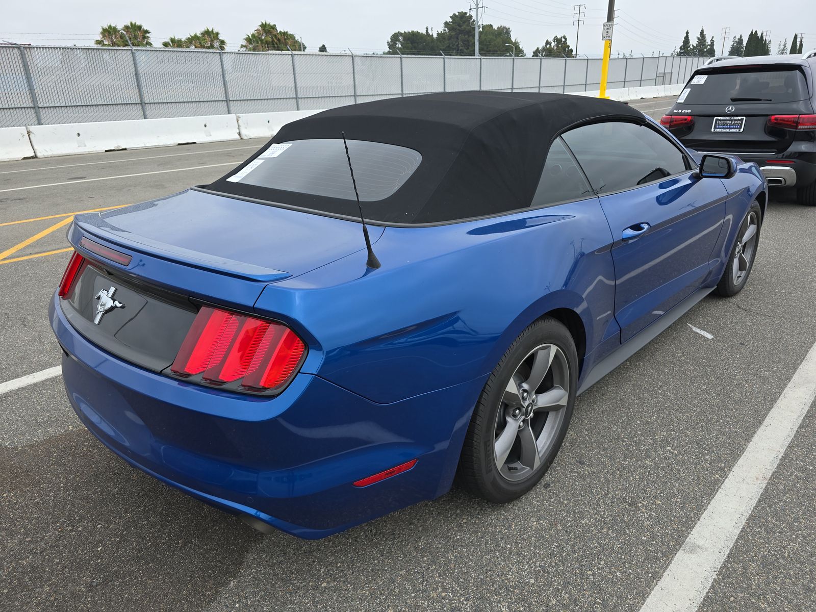 2017 Ford Mustang V6 RWD