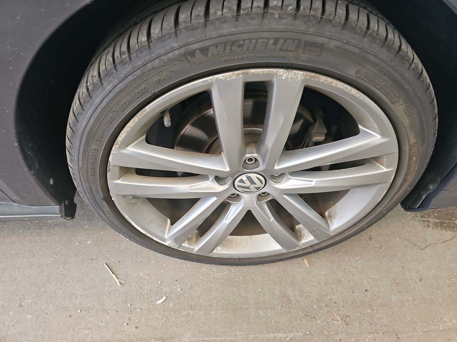 2018 Volkswagen Passat 2.0T R-Line FWD