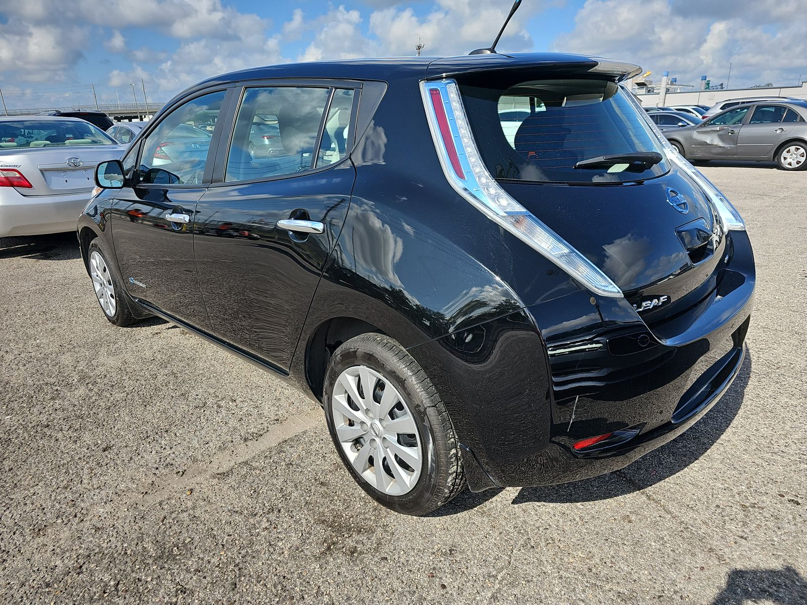 2014 Nissan LEAF S FWD