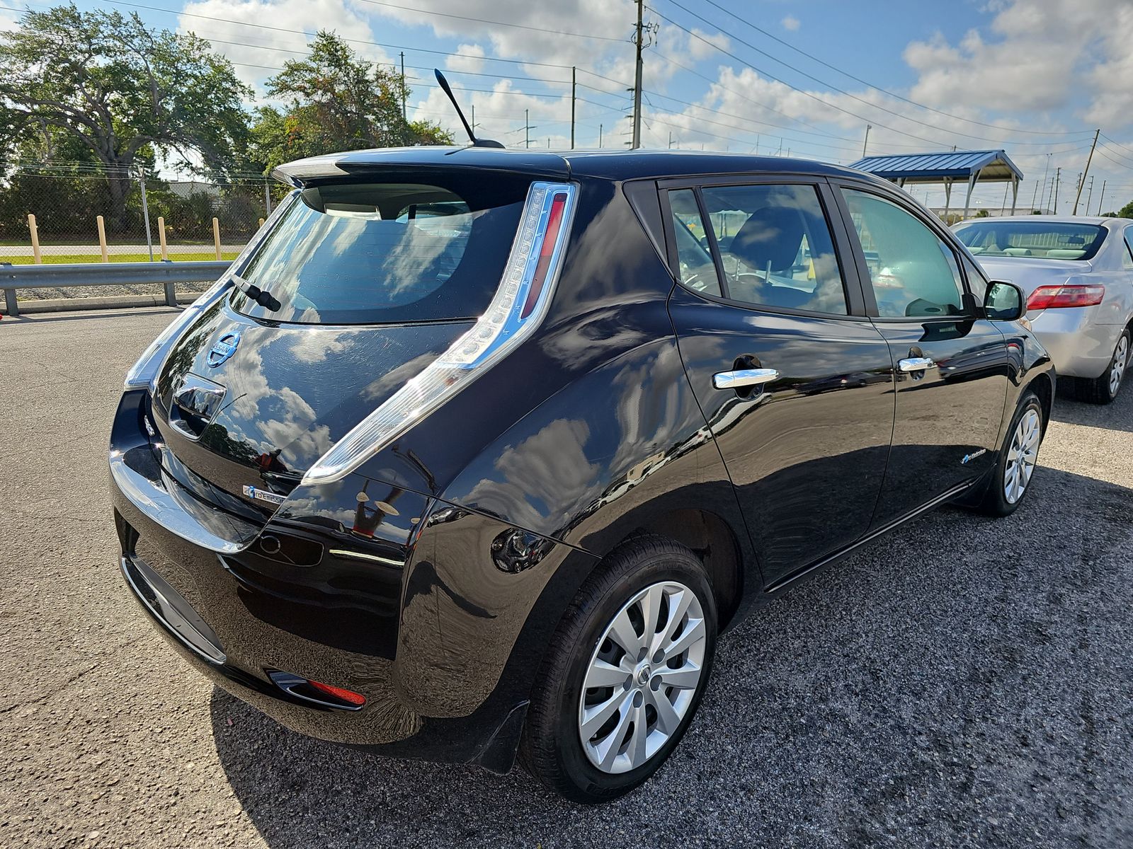 2014 Nissan LEAF S FWD