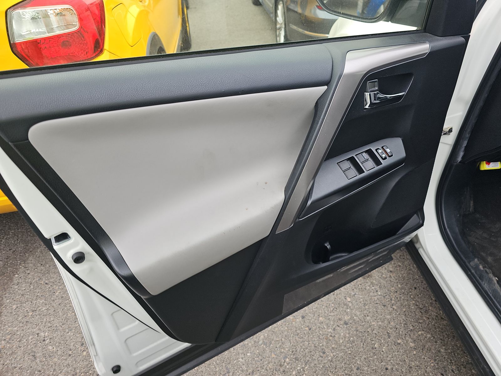 2017 Toyota RAV4 XLE FWD