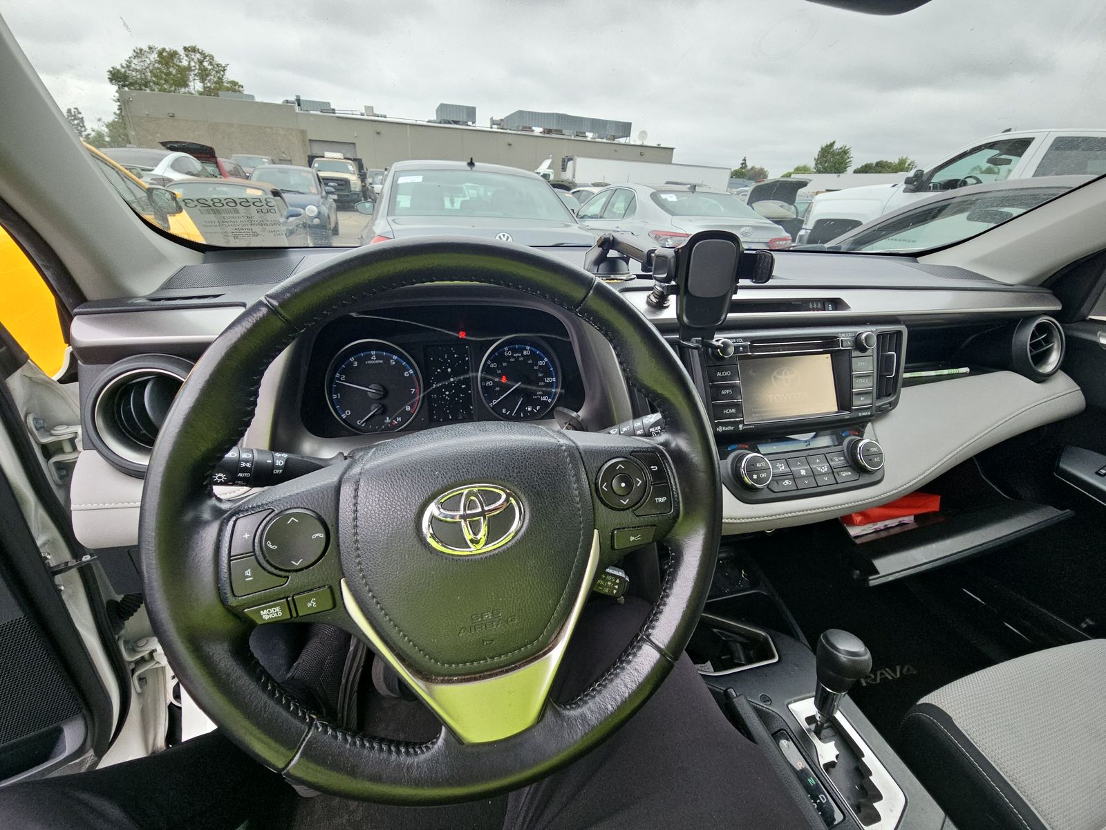 2017 Toyota RAV4 XLE FWD