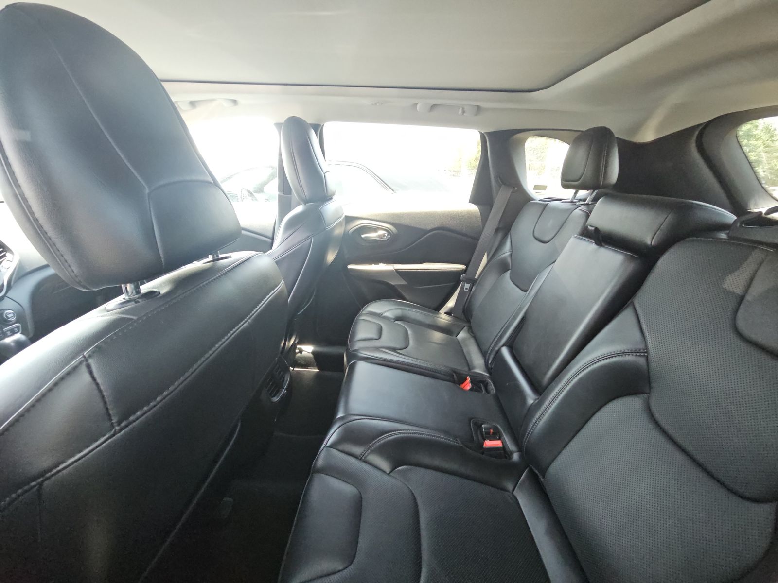 2021 Jeep Cherokee Limited FWD