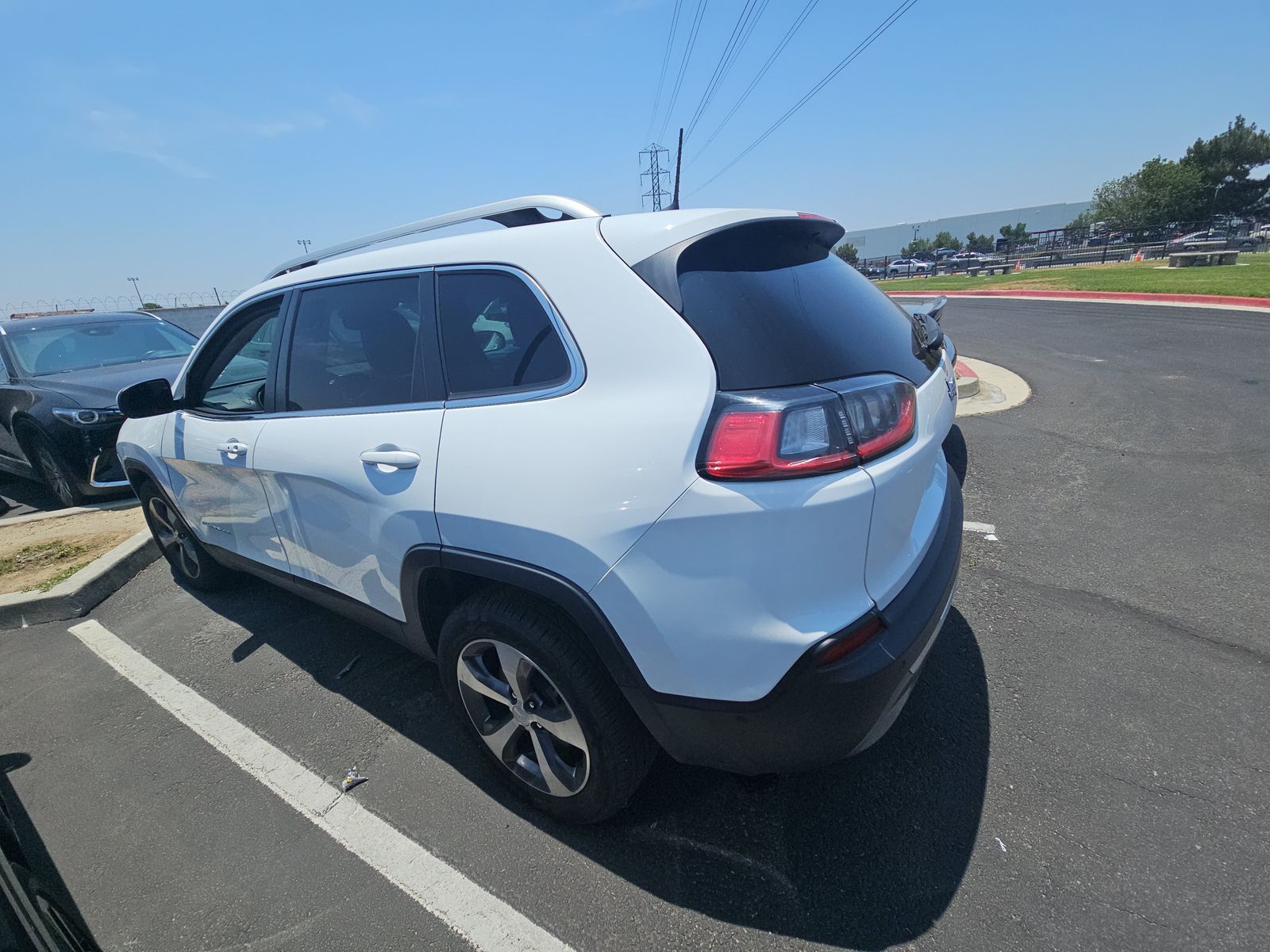 2021 Jeep Cherokee Limited FWD