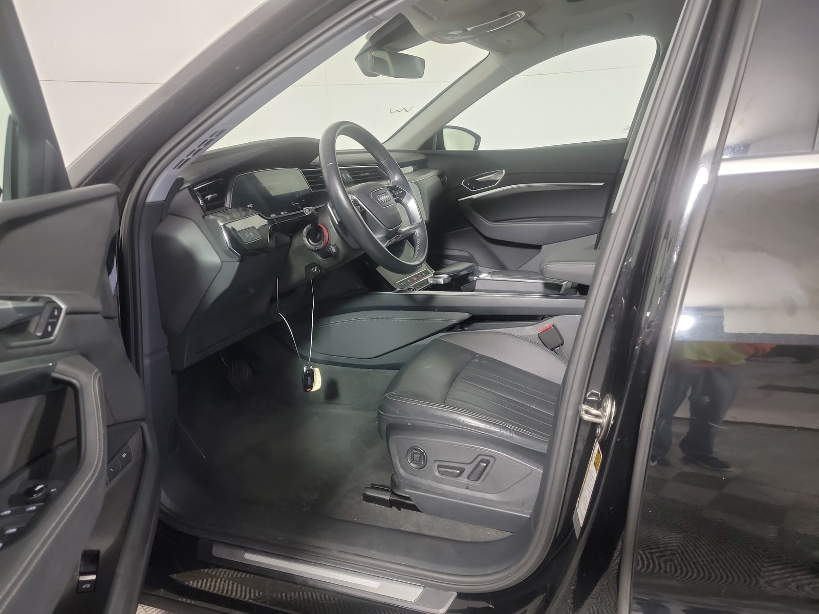 2021 Audi e-tron Premium AWD