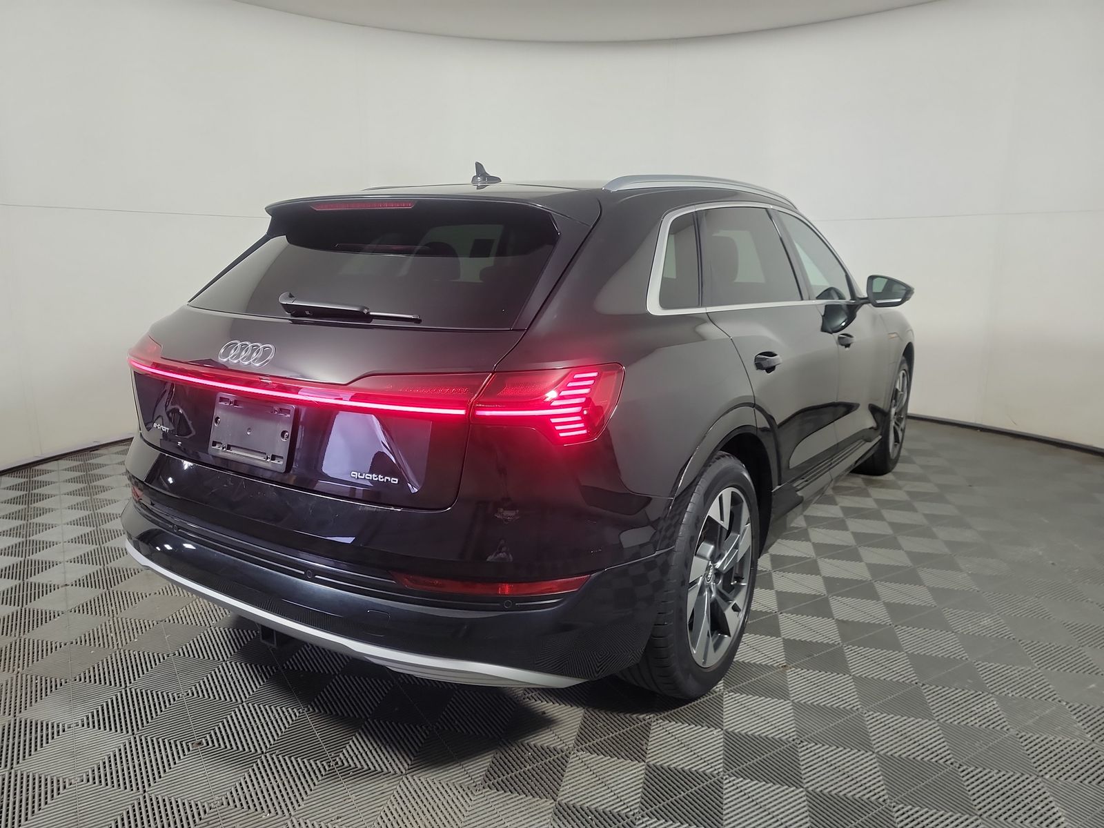 2021 Audi e-tron Premium AWD