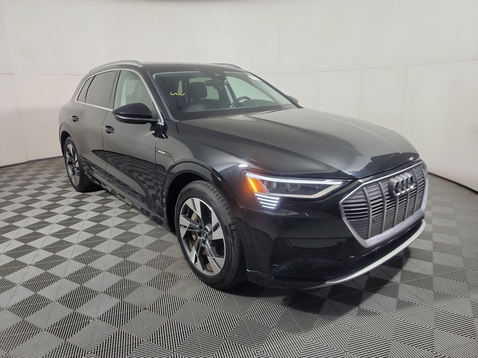 2021 Audi e-tron Premium AWD