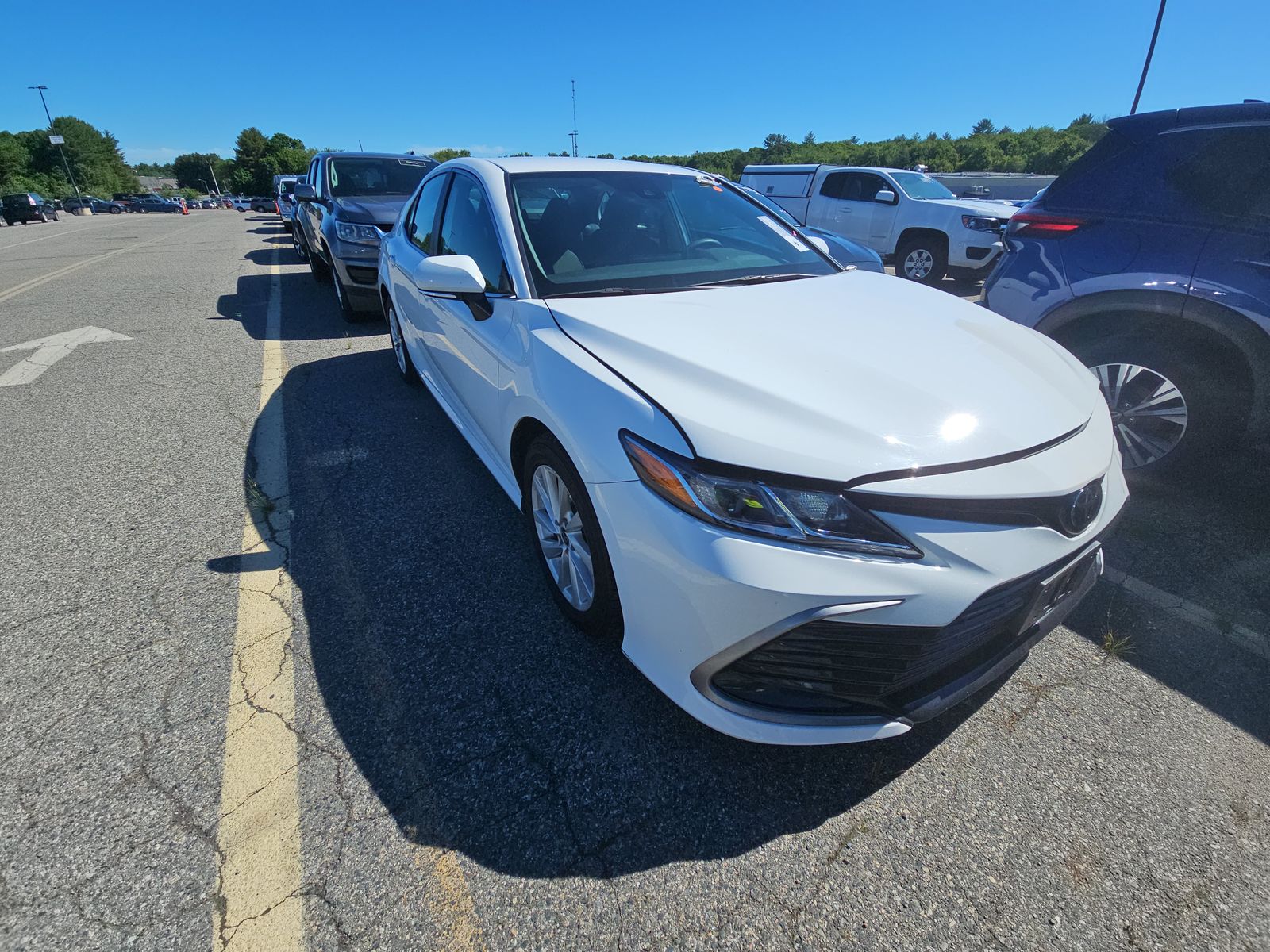 2022 Toyota Camry LE AWD