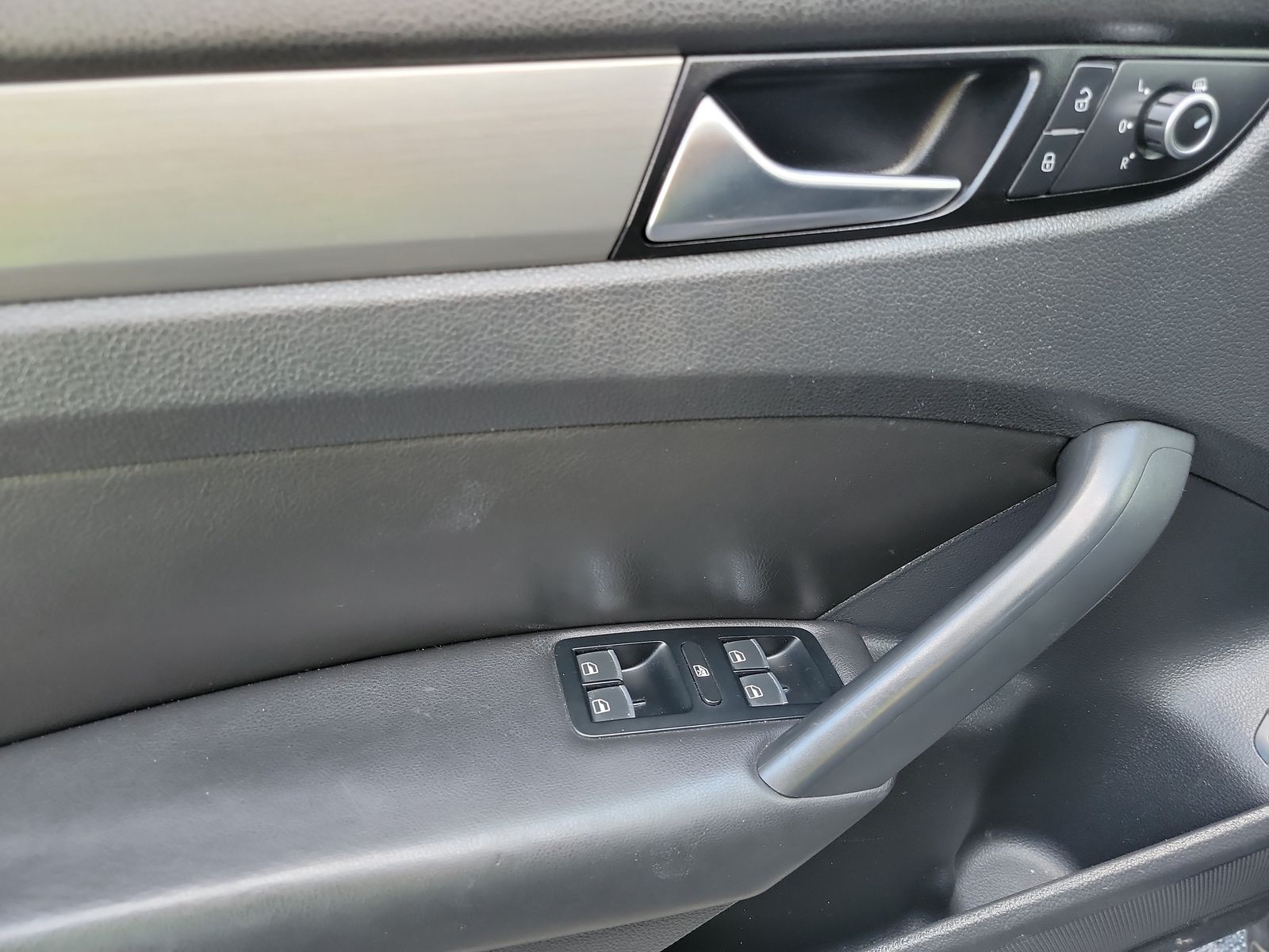 2014 Volkswagen Passat 1.8T SE FWD